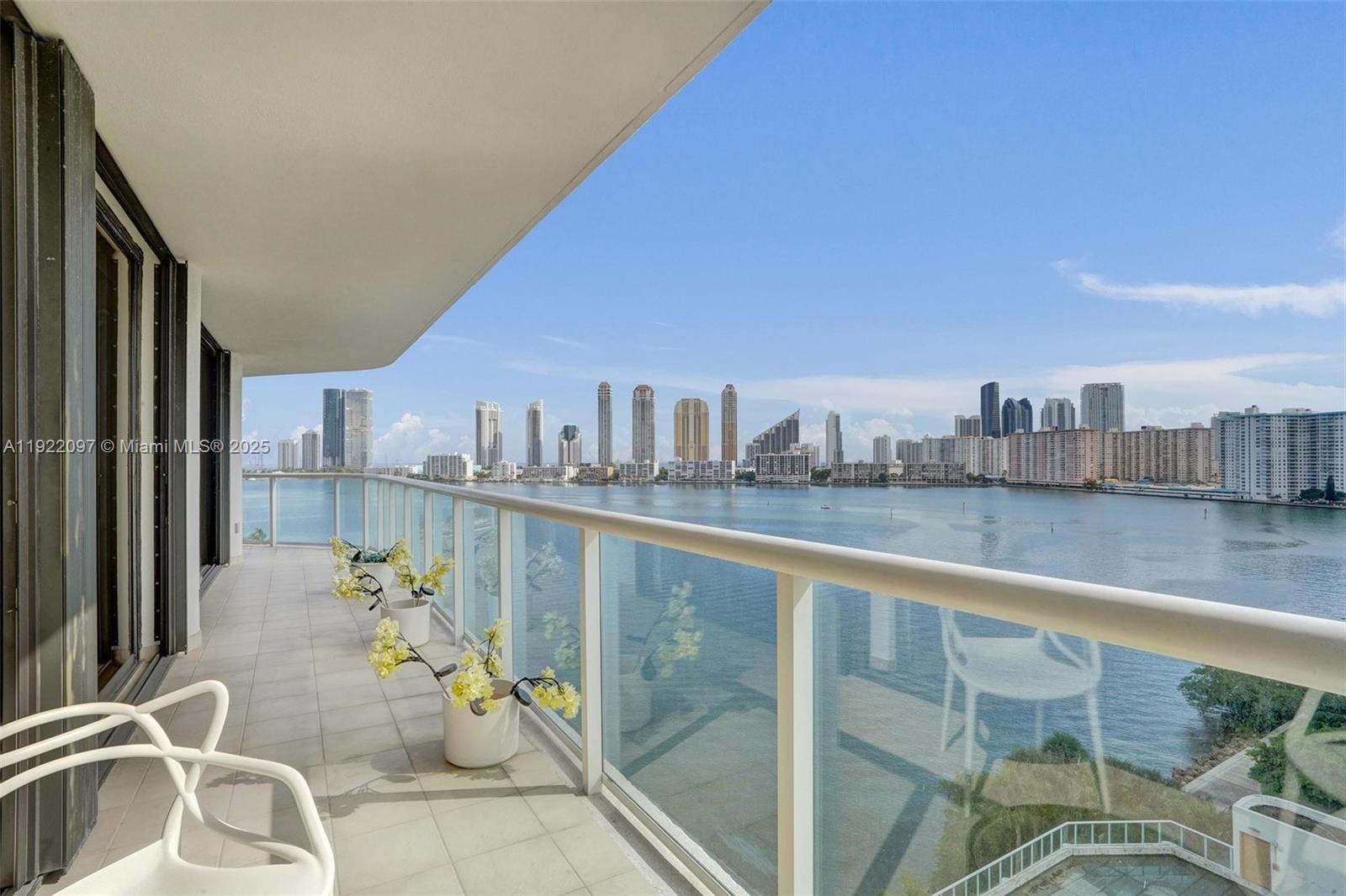 4000 ISL BLVD WILLIAMS IS - Residential