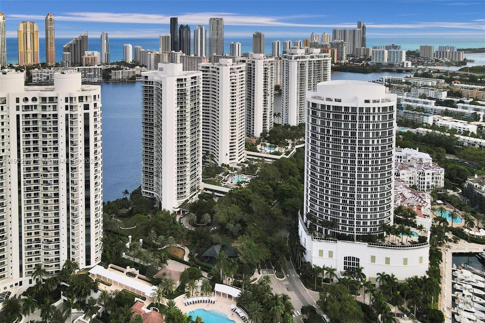 4000 ISL BLVD WILLIAMS IS - Residential