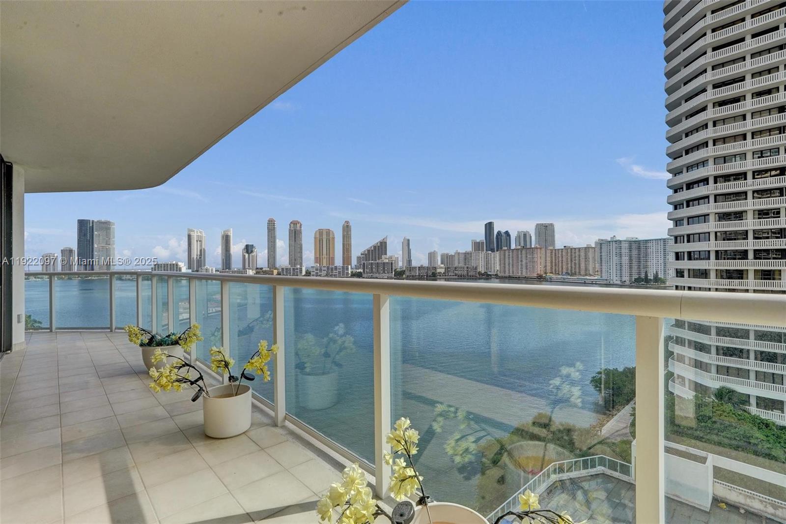 4000 ISL BLVD WILLIAMS IS - Residential