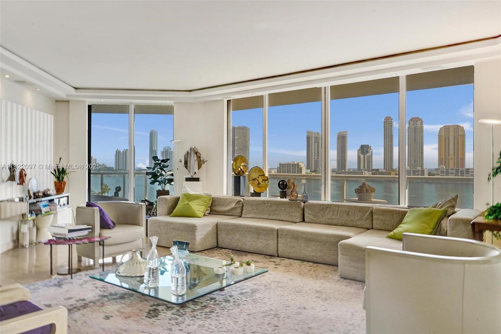 4000 ISL BLVD WILLIAMS IS - Residential