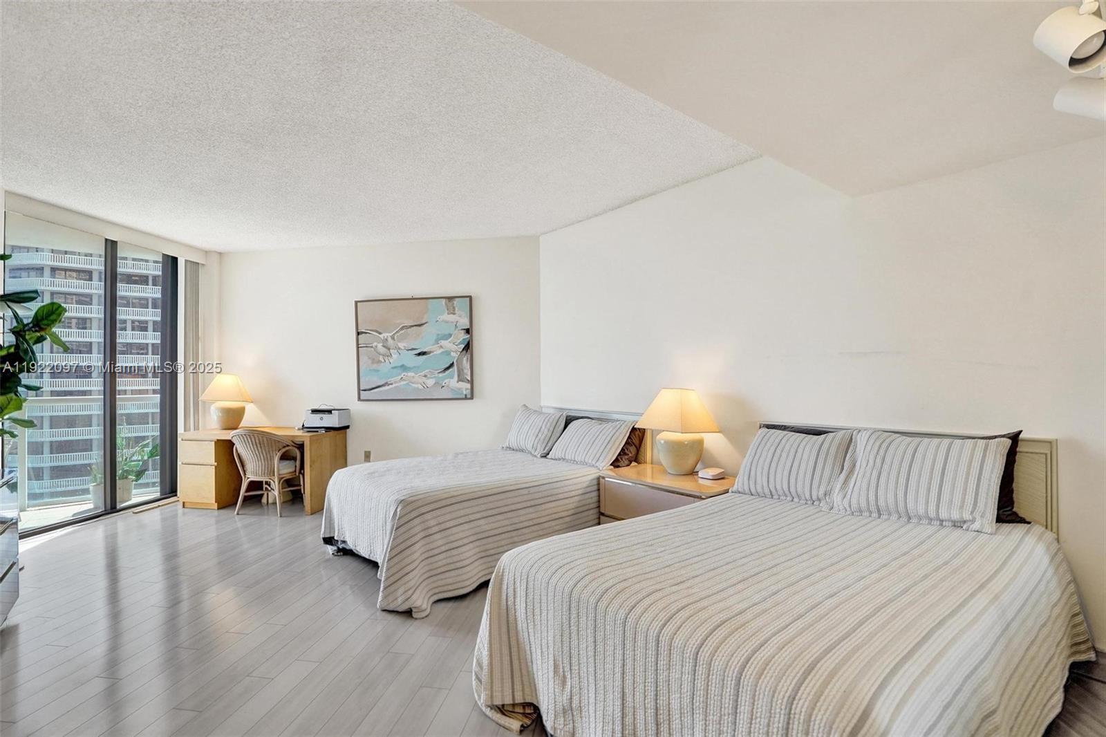 4000 ISL BLVD WILLIAMS IS - Residential