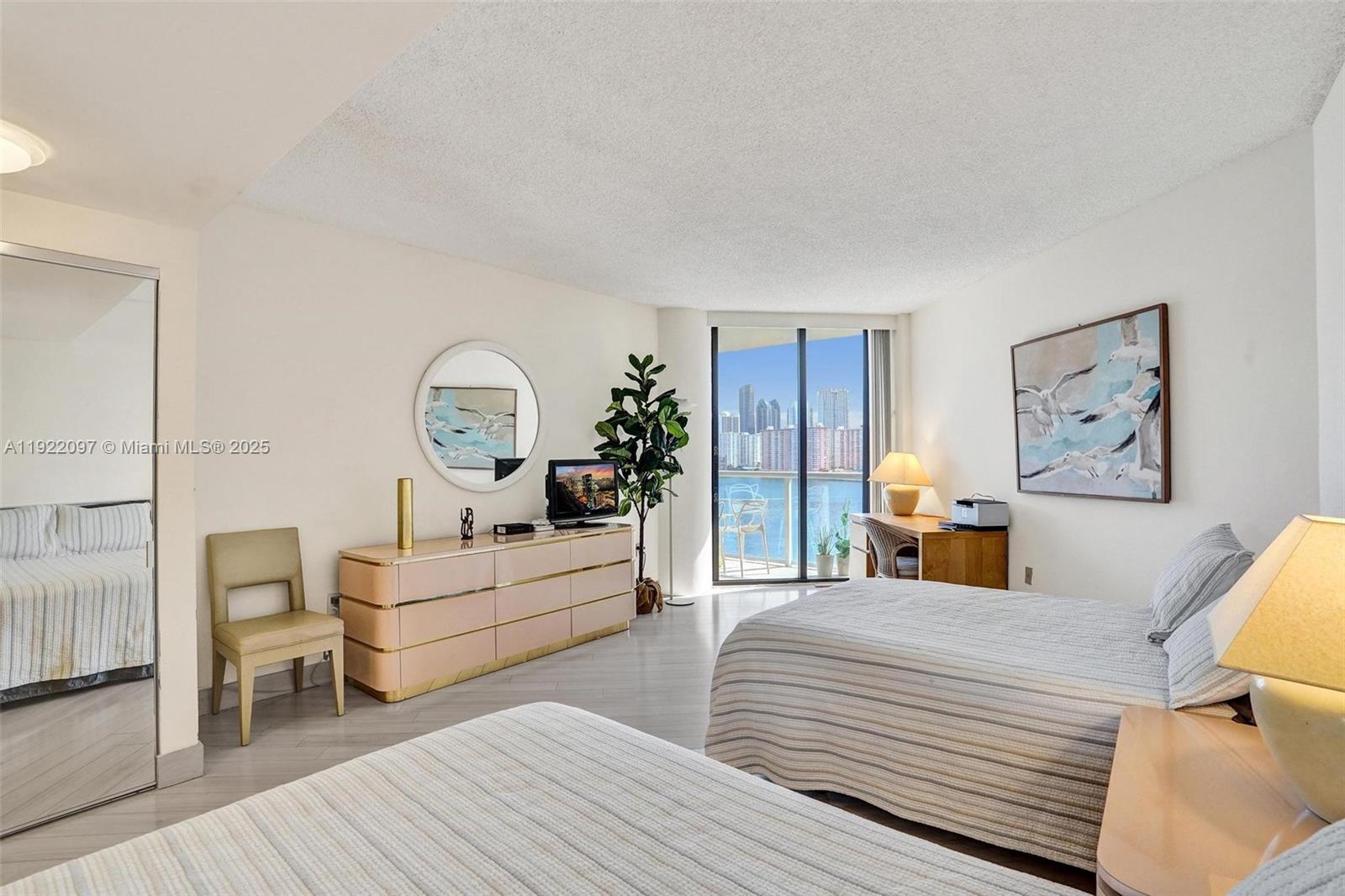 4000 ISL BLVD WILLIAMS IS - Residential