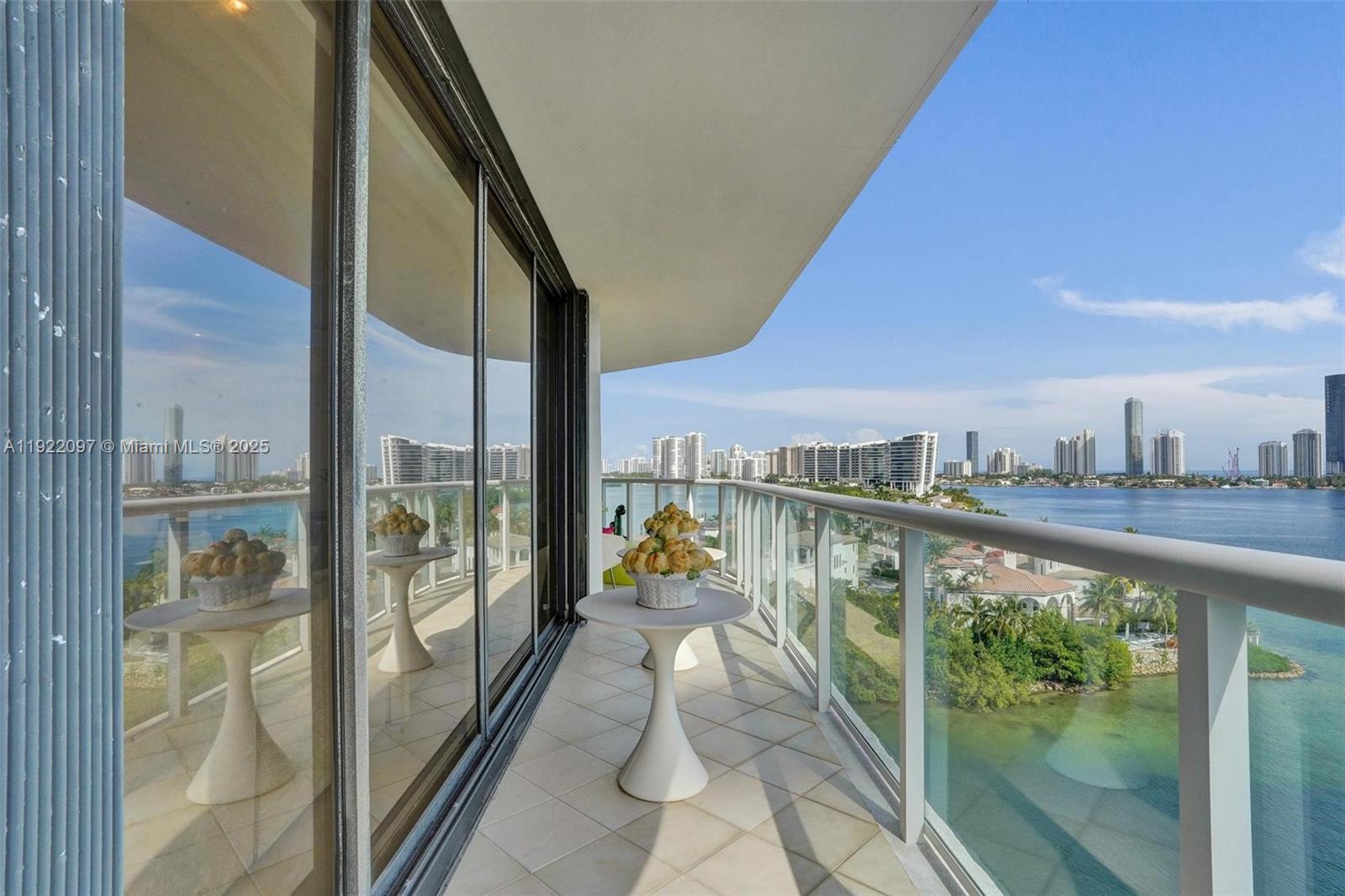 4000 ISL BLVD WILLIAMS IS - Residential