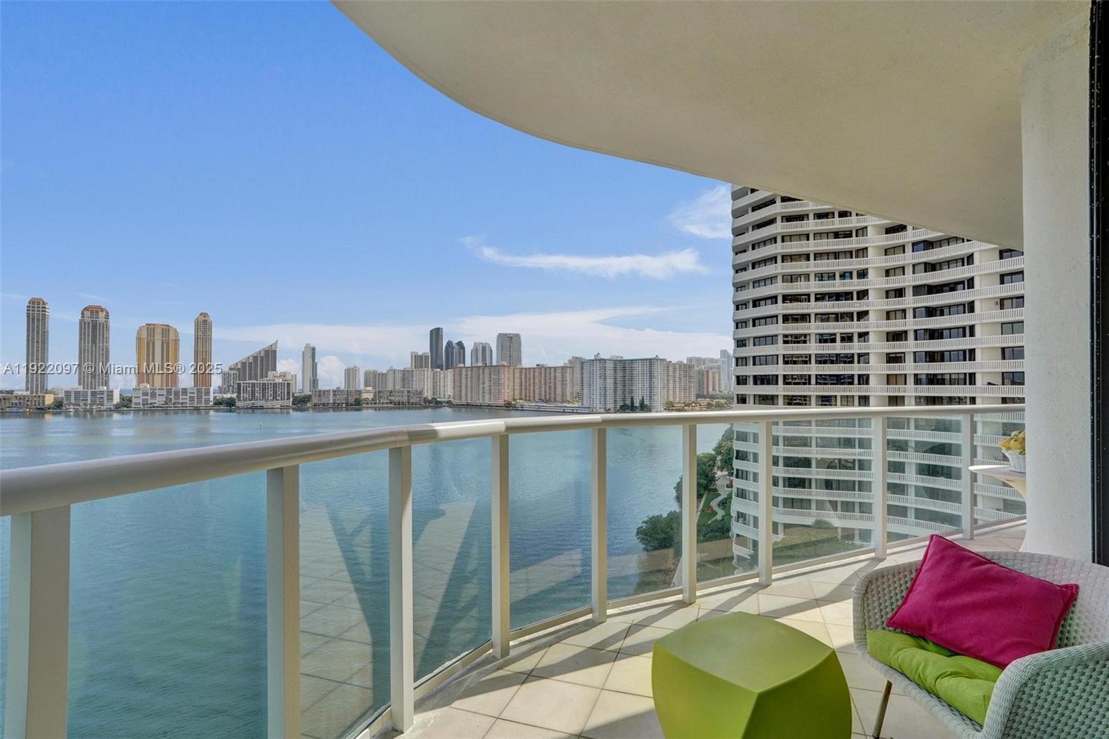 4000 ISL BLVD WILLIAMS IS - Residential