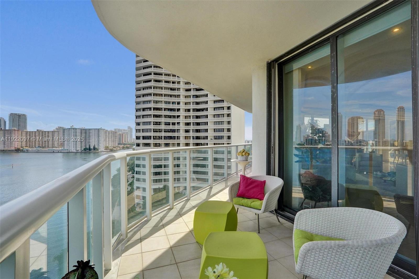 4000 ISL BLVD WILLIAMS IS - Residential