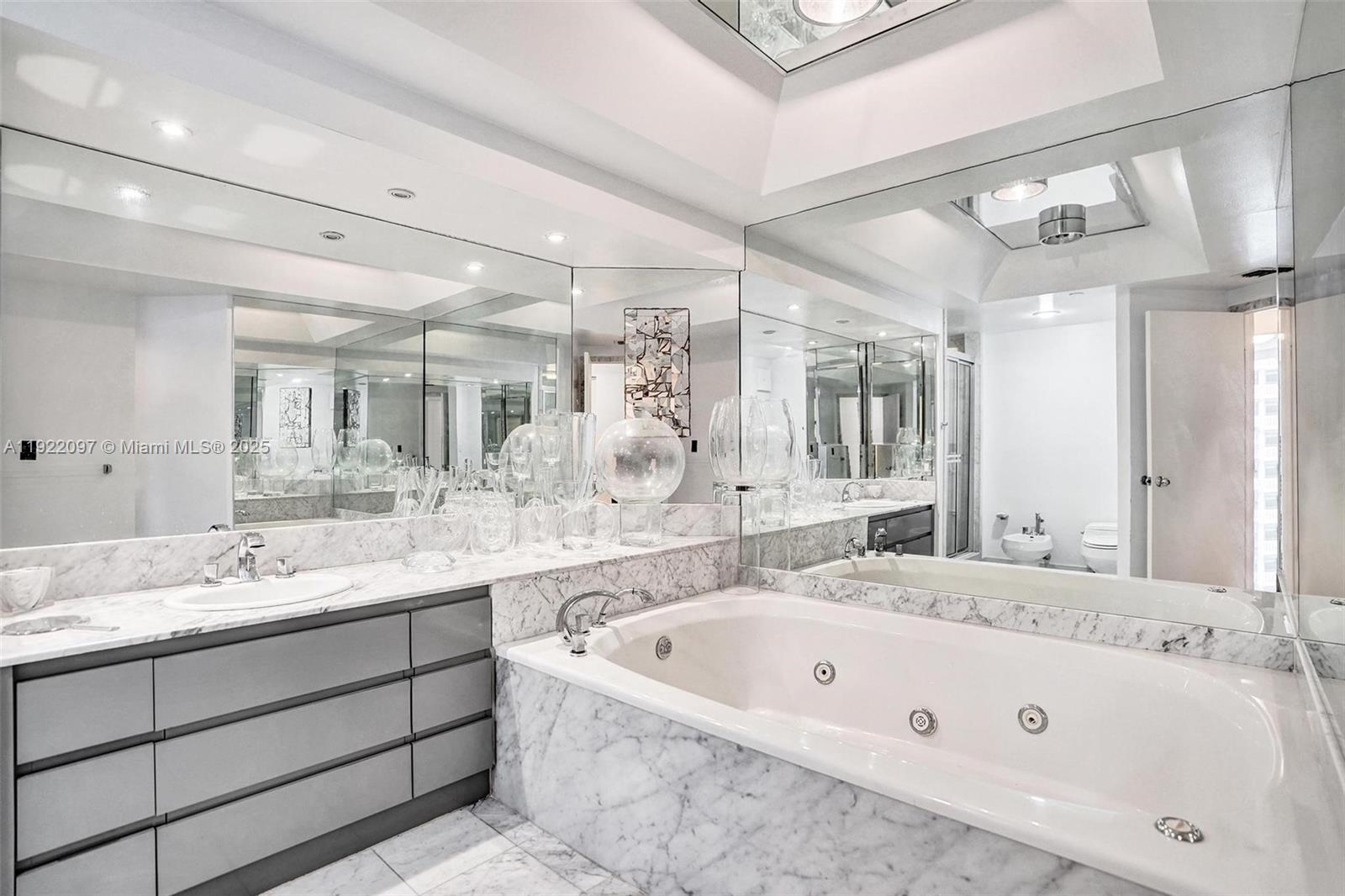 4000 ISL BLVD WILLIAMS IS - Residential