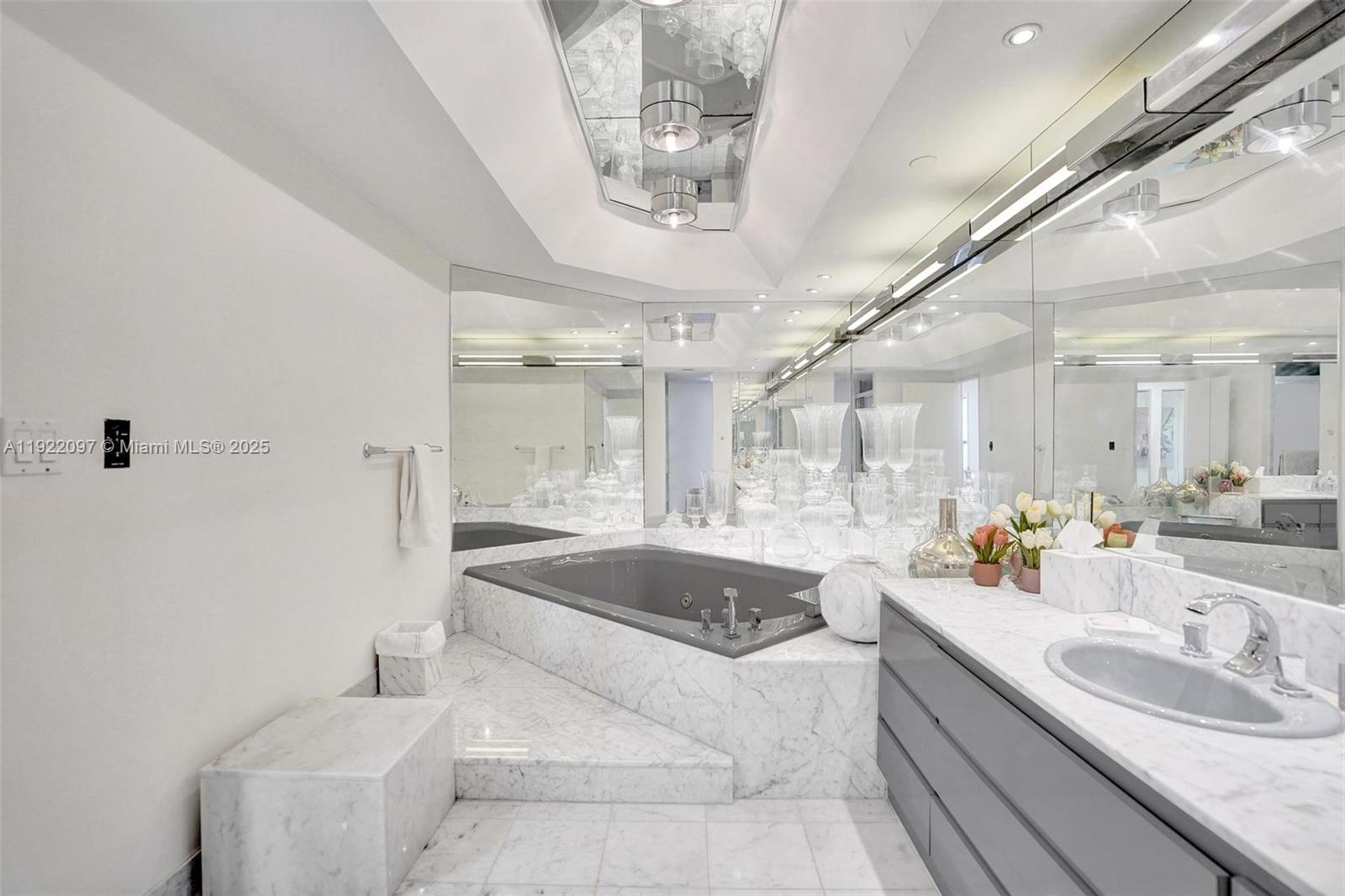 4000 ISL BLVD WILLIAMS IS - Residential