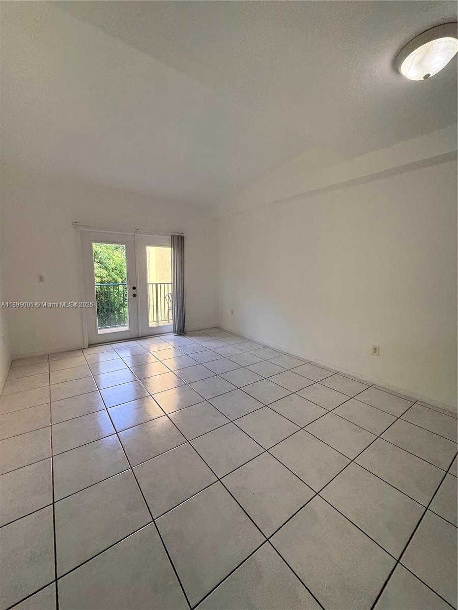 THE SHAMROCK CONDO - Residential Lease