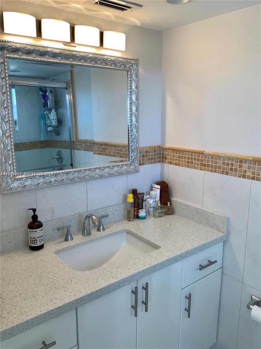 SUNDIAL TOWERS CONDO - Residential