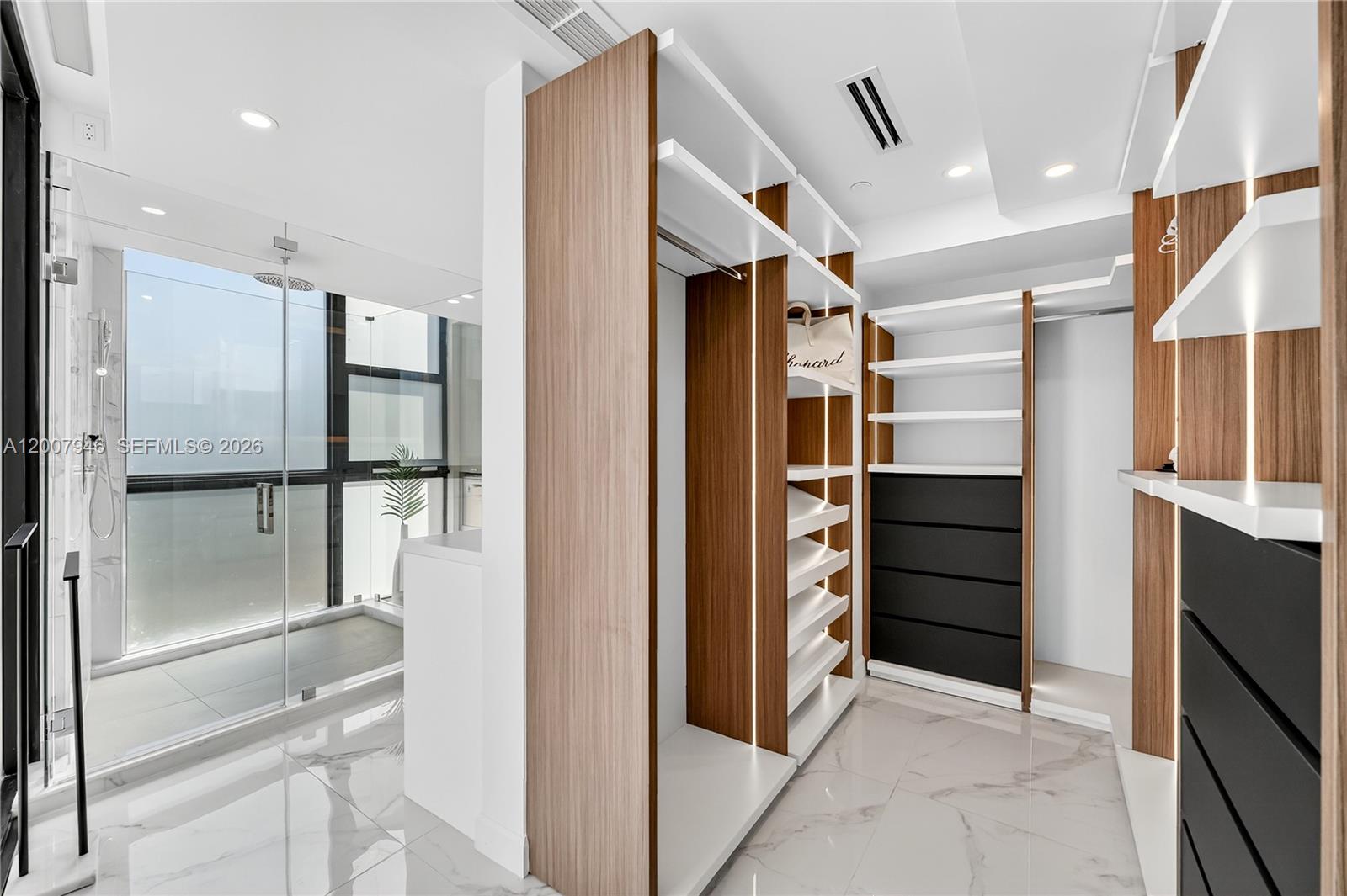 BELLE ISLE VILLAS - Residential