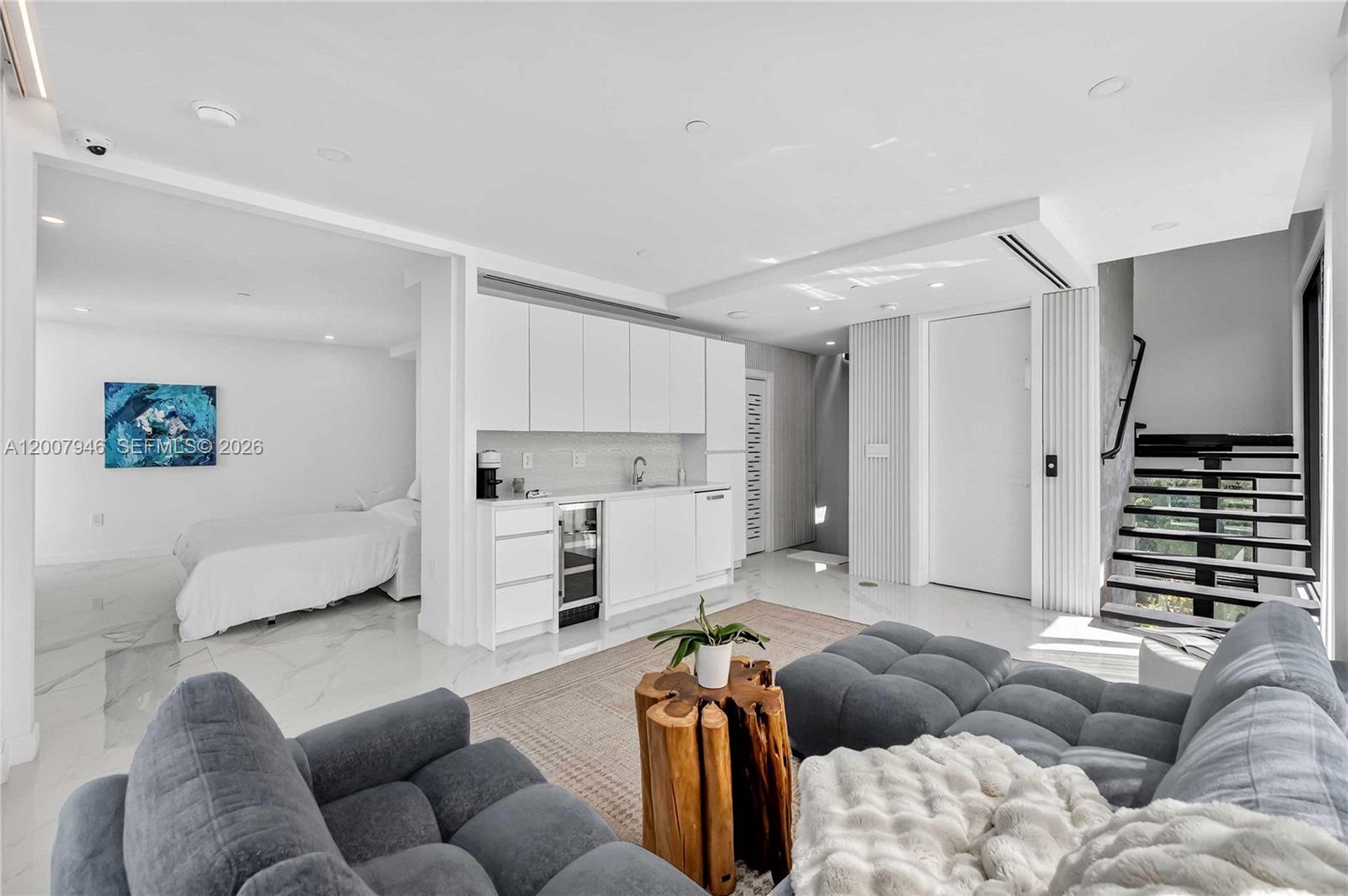 BELLE ISLE VILLAS - Residential