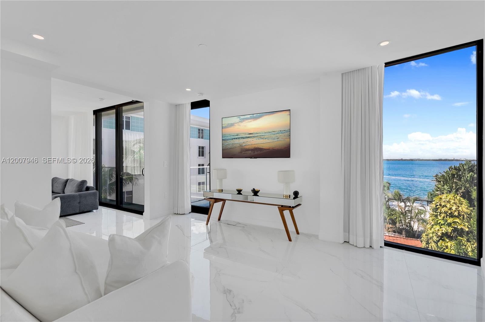 BELLE ISLE VILLAS - Residential