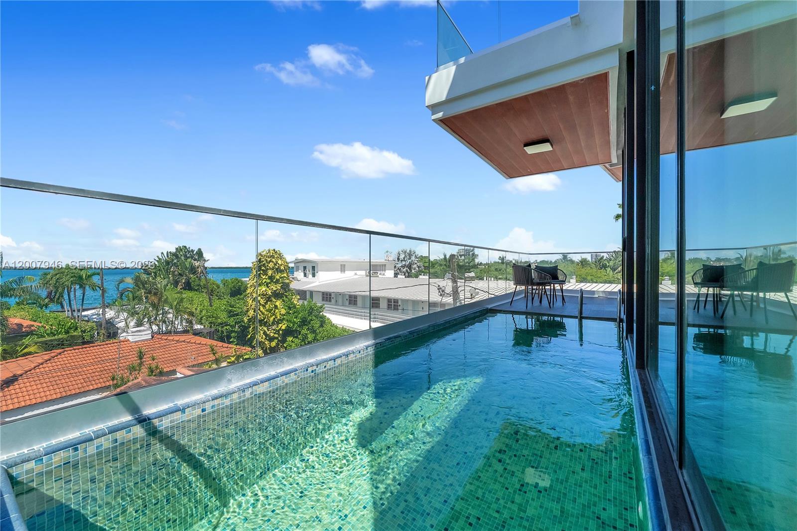 BELLE ISLE VILLAS - Residential