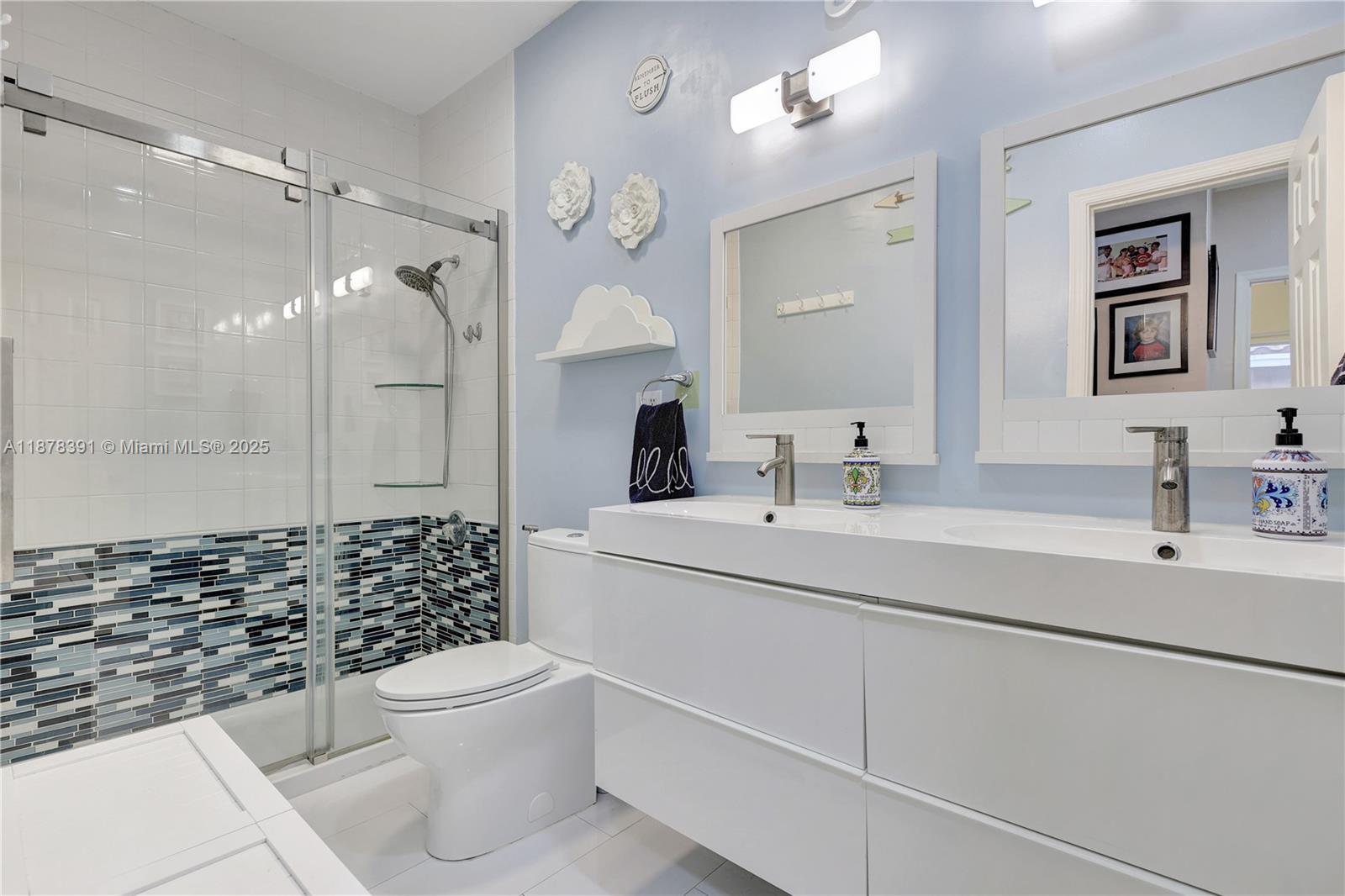 REPLAT OF COUNTRY LAKES - Residential