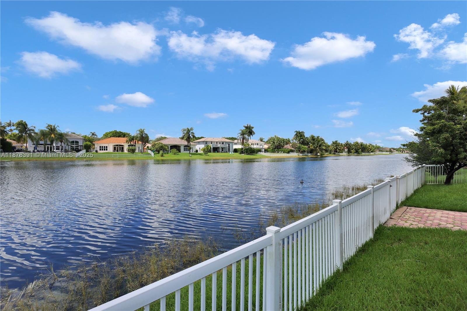 REPLAT OF COUNTRY LAKES - Residential