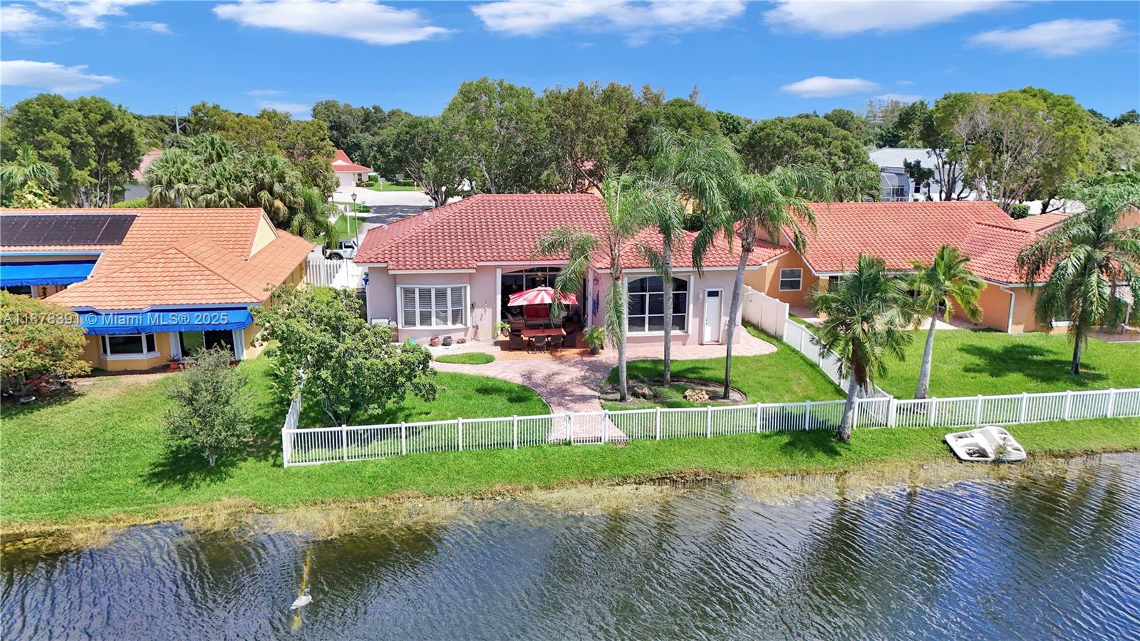 REPLAT OF COUNTRY LAKES - Residential