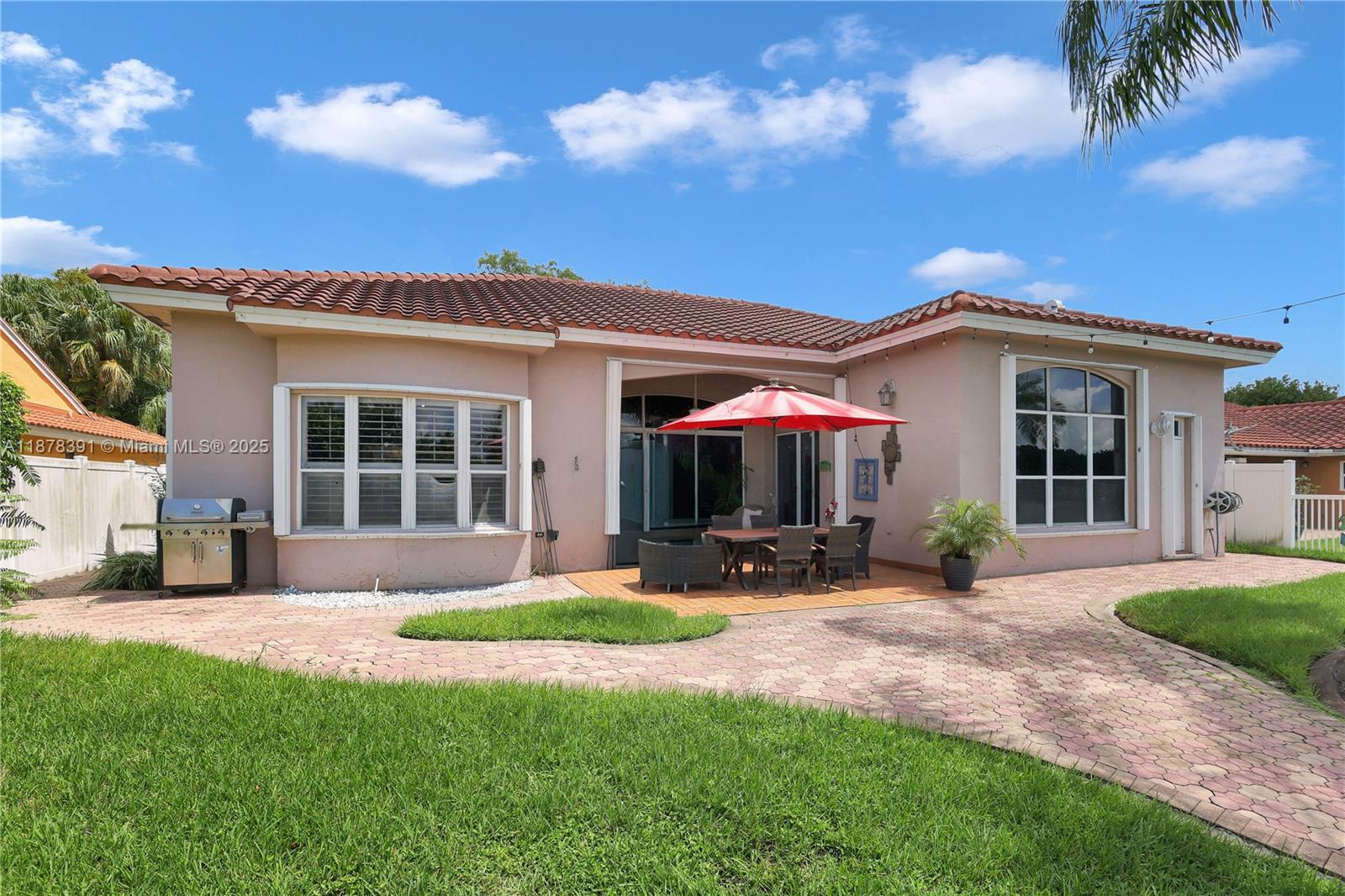 REPLAT OF COUNTRY LAKES - Residential