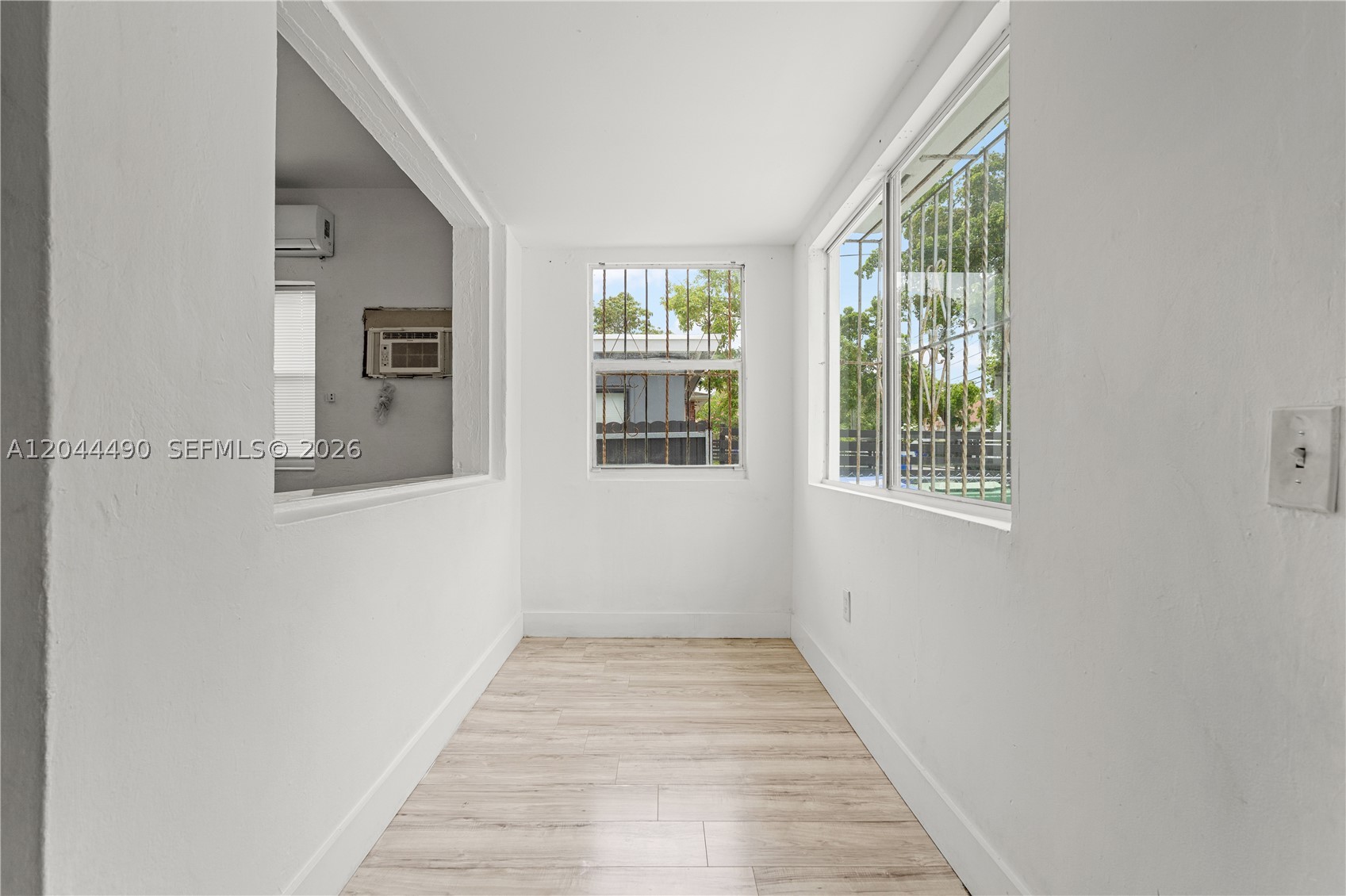 370 NE 55th St