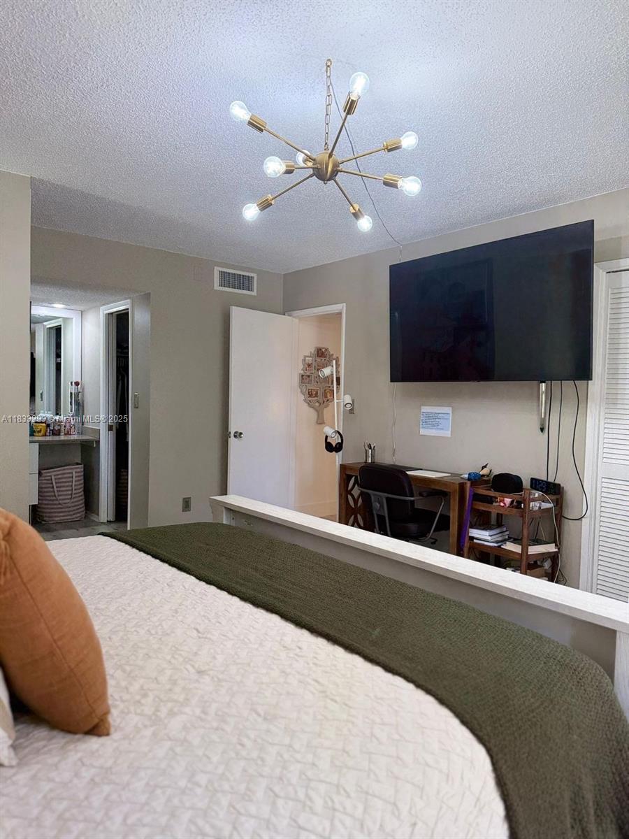 4200 Oaks Ter 206