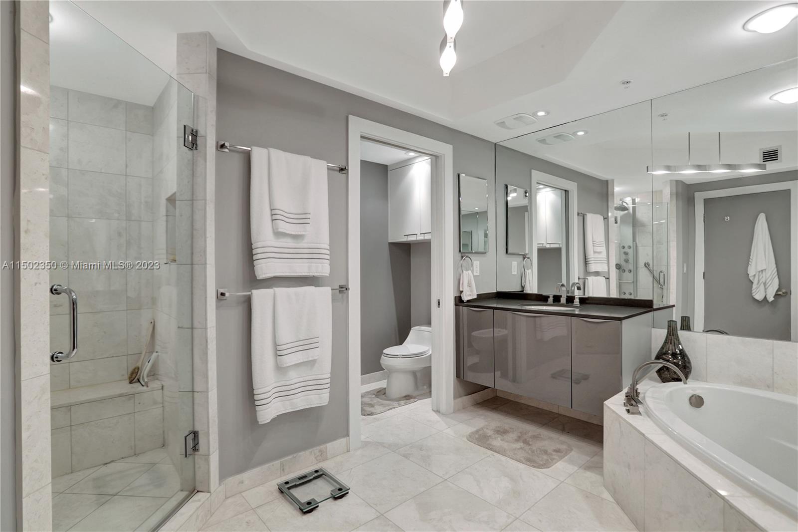 DIPLOMAT OCEANFRONT RESID - Residential