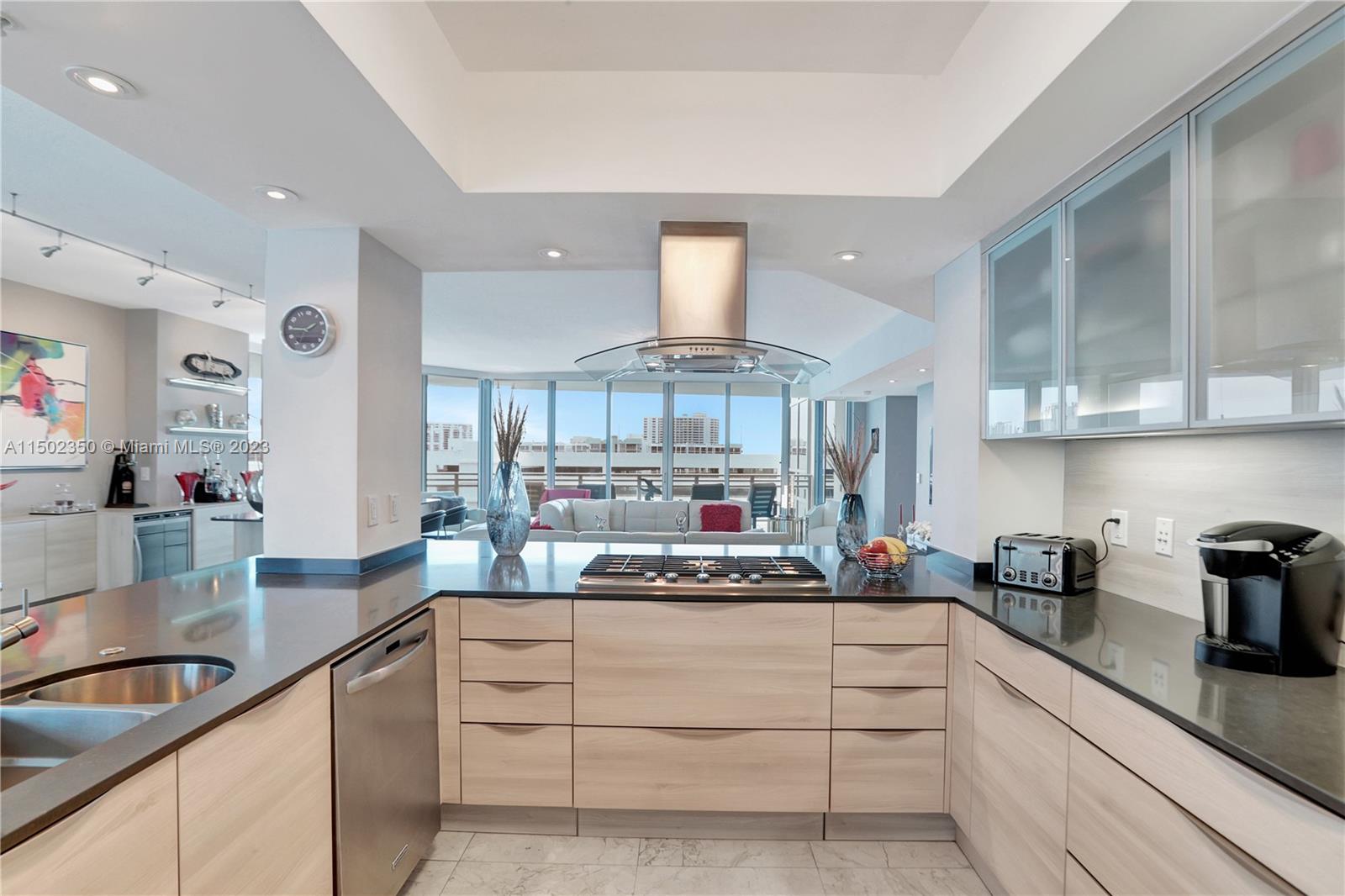 DIPLOMAT OCEANFRONT RESID - Residential