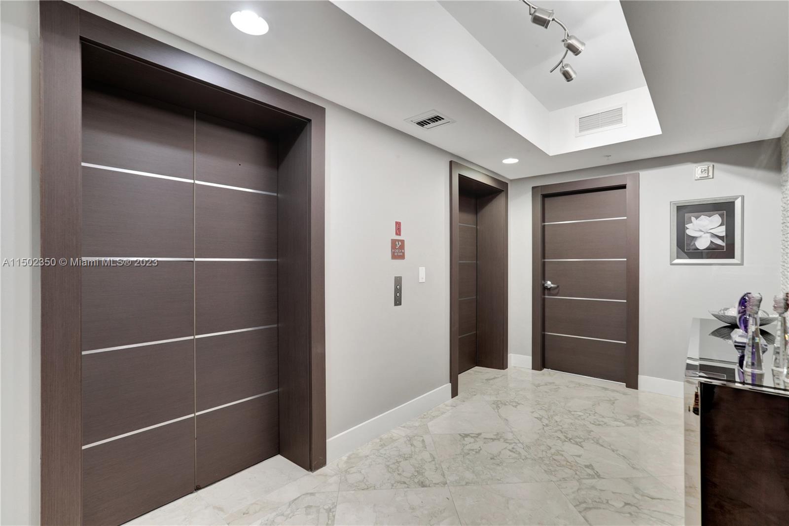 DIPLOMAT OCEANFRONT RESID - Residential