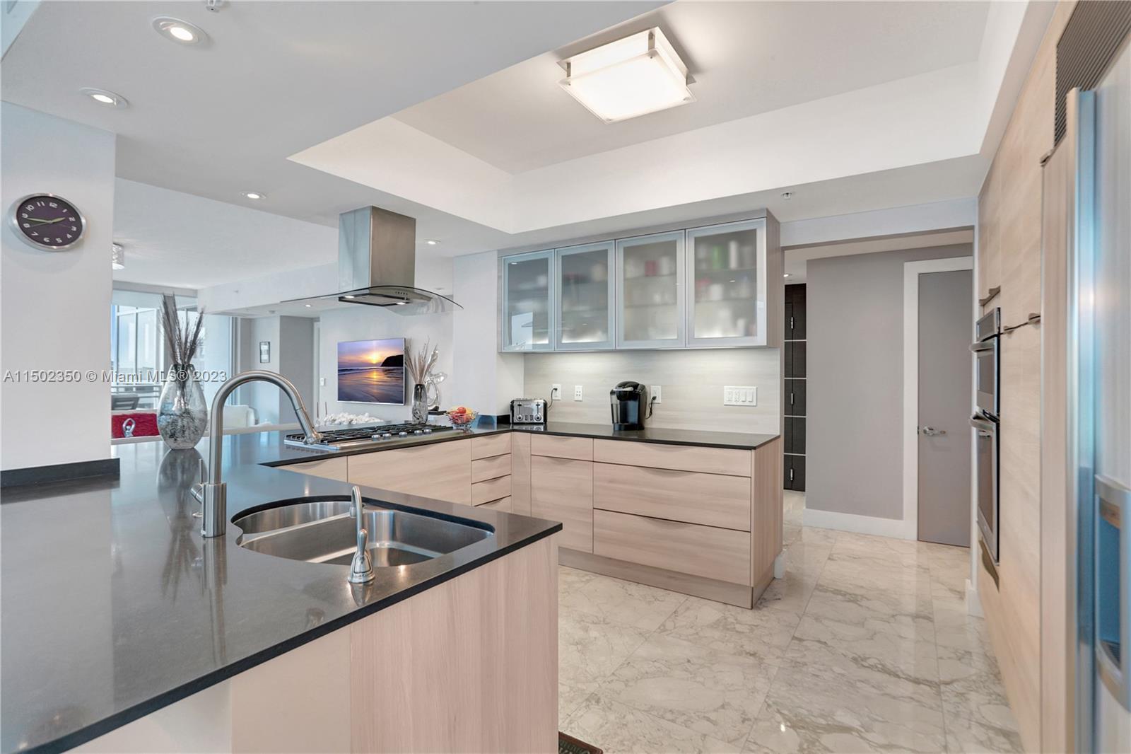 DIPLOMAT OCEANFRONT RESID - Residential