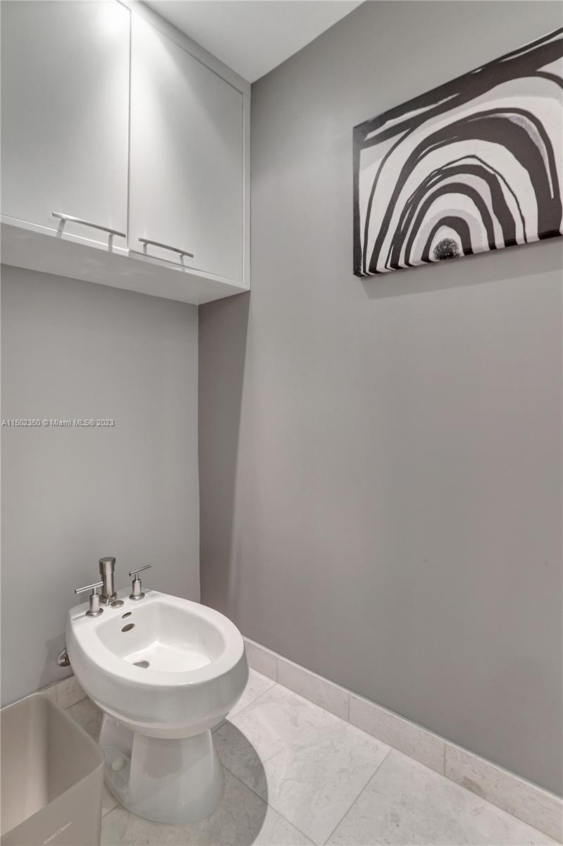 DIPLOMAT OCEANFRONT RESID - Residential