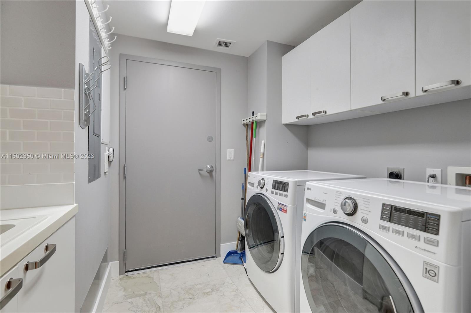 DIPLOMAT OCEANFRONT RESID - Residential