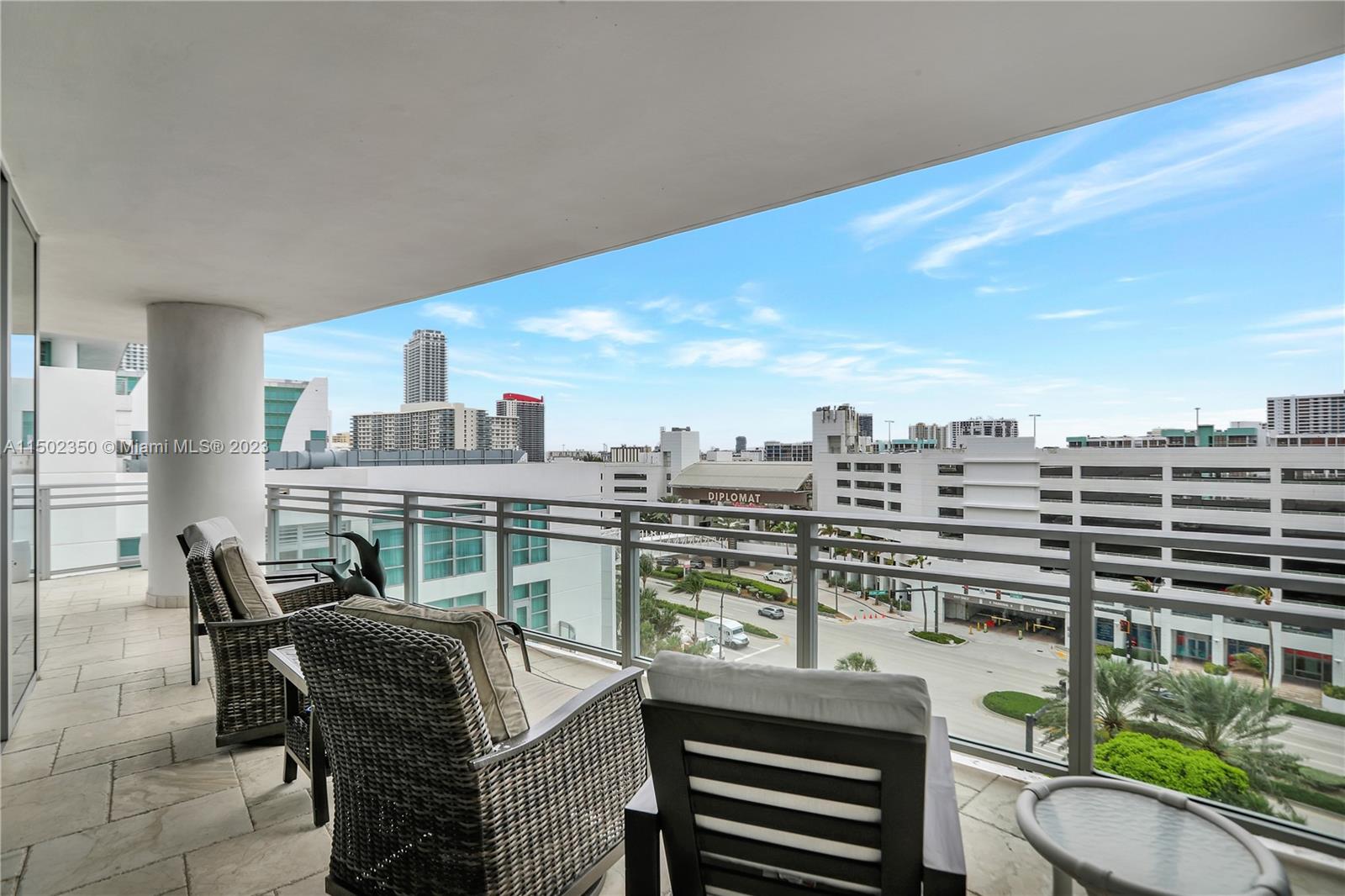 DIPLOMAT OCEANFRONT RESID - Residential