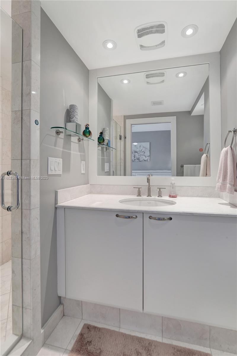 DIPLOMAT OCEANFRONT RESID - Residential