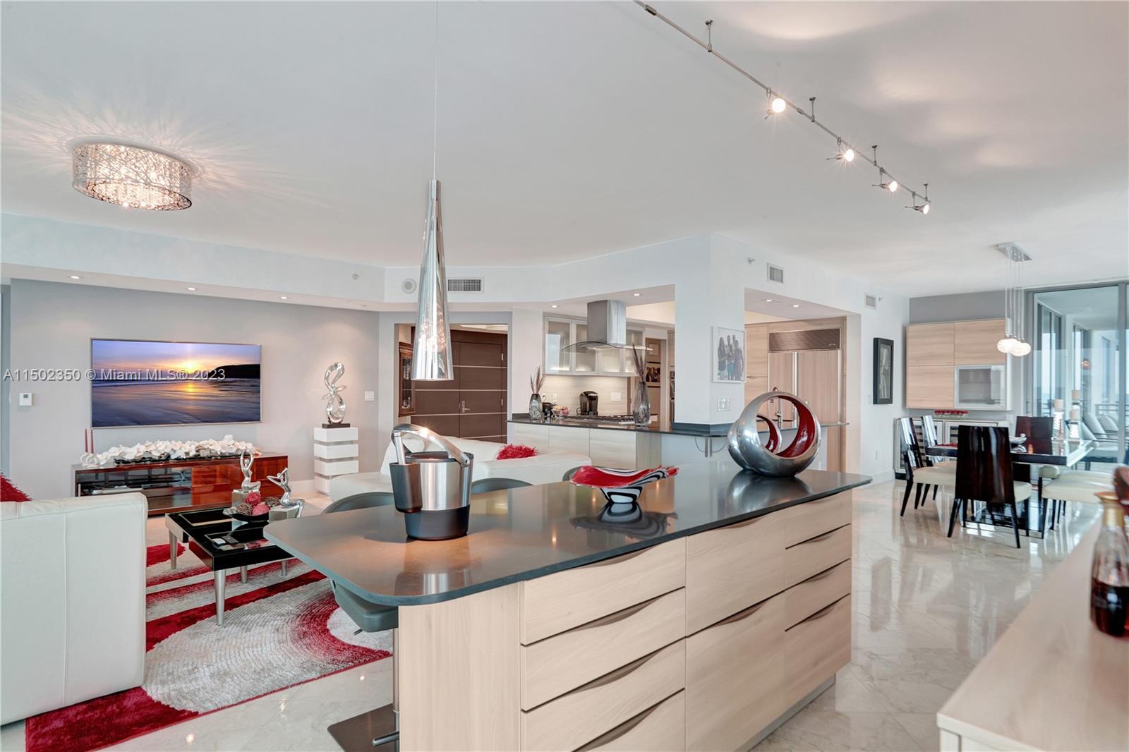 DIPLOMAT OCEANFRONT RESID - Residential