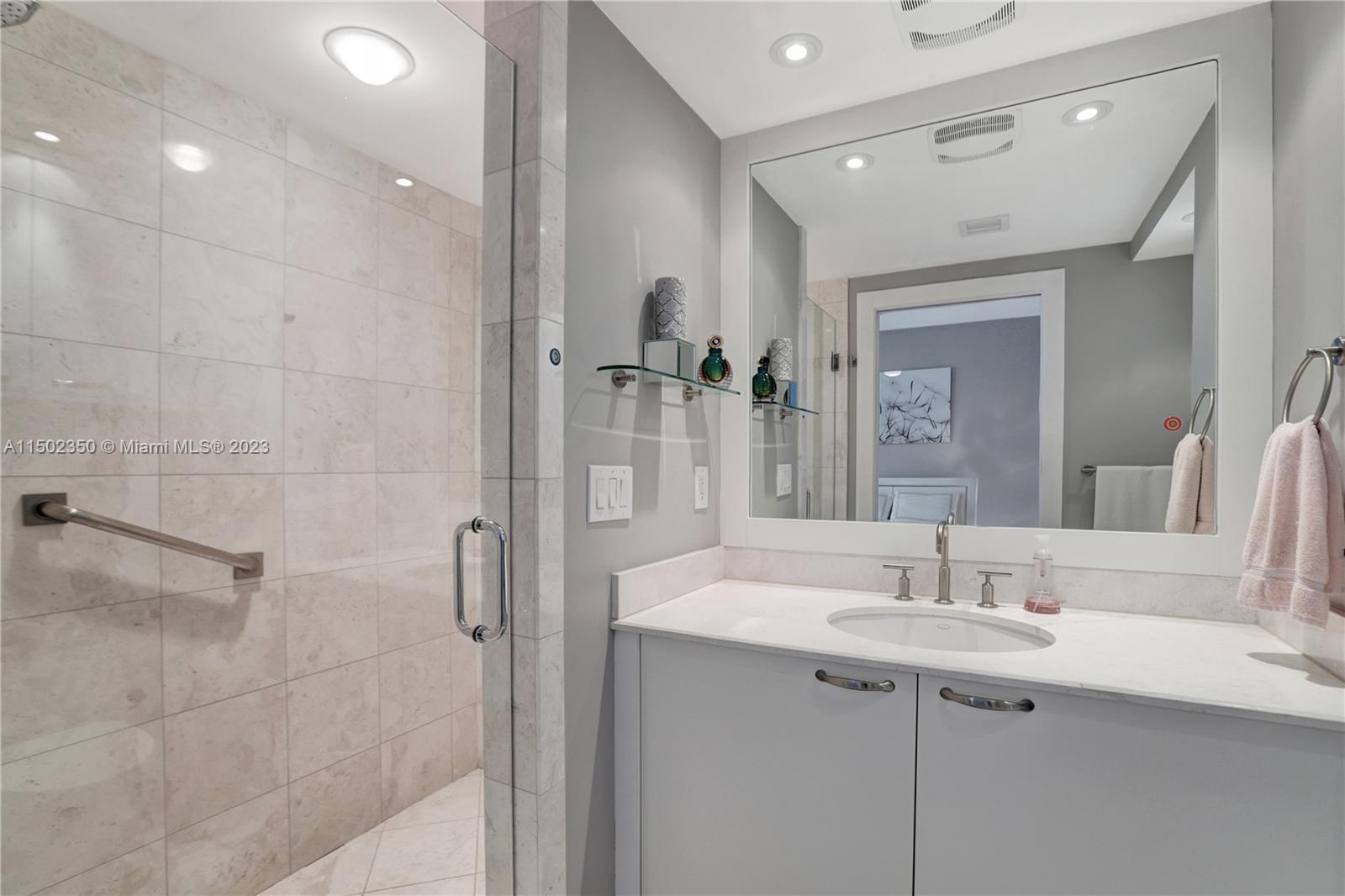 DIPLOMAT OCEANFRONT RESID - Residential