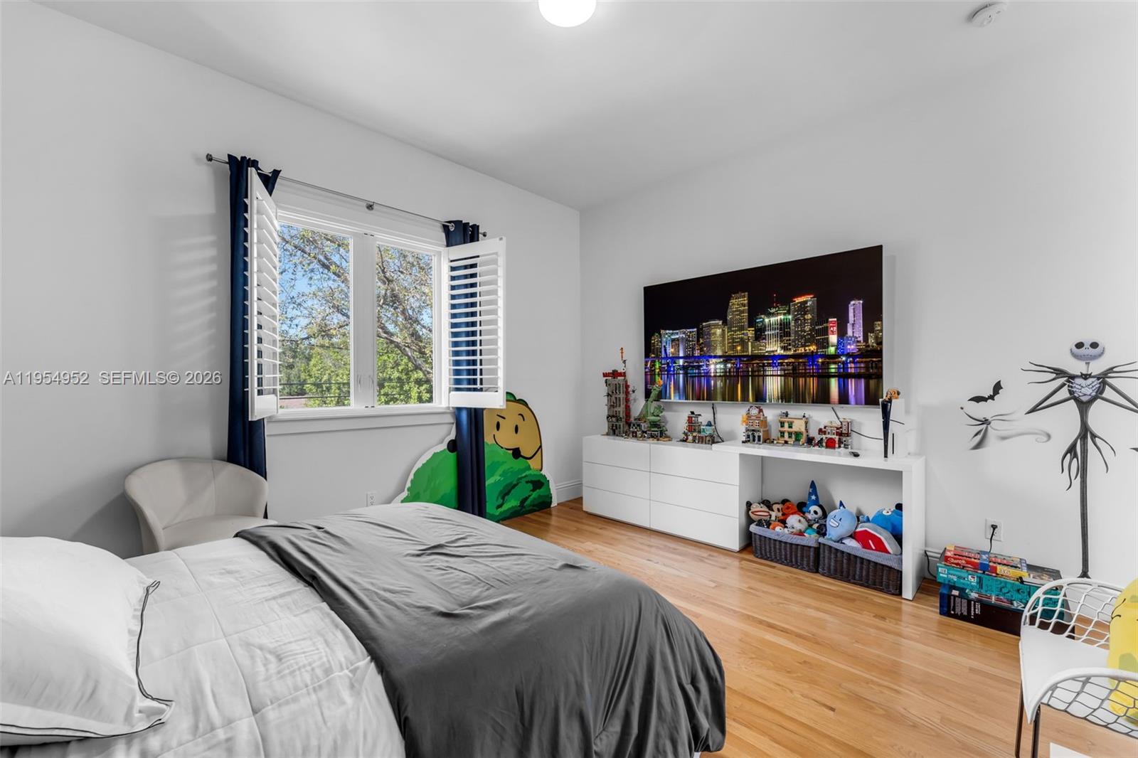 GABLES WATERWAY TOWN - Residential