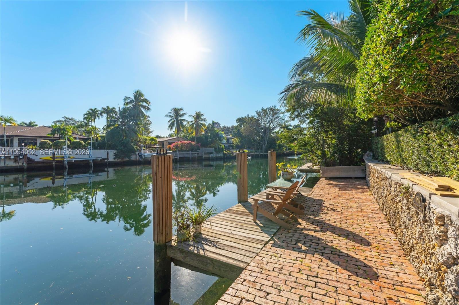 GABLES WATERWAY TOWN - Residential