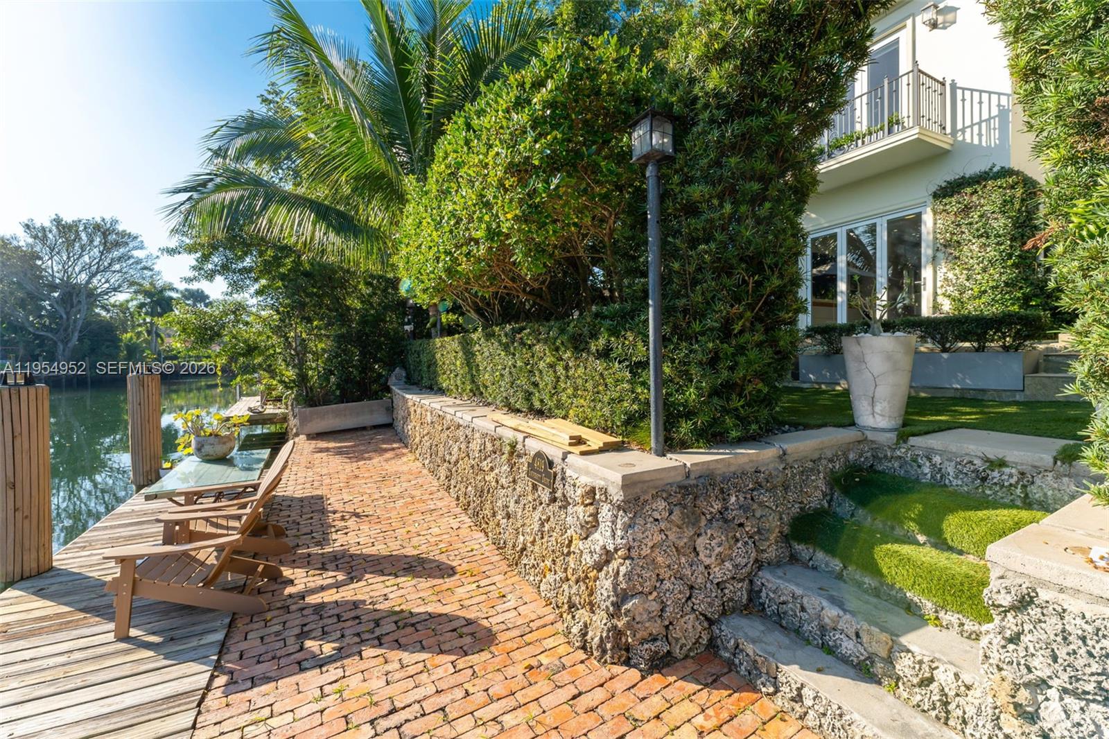 GABLES WATERWAY TOWN - Residential