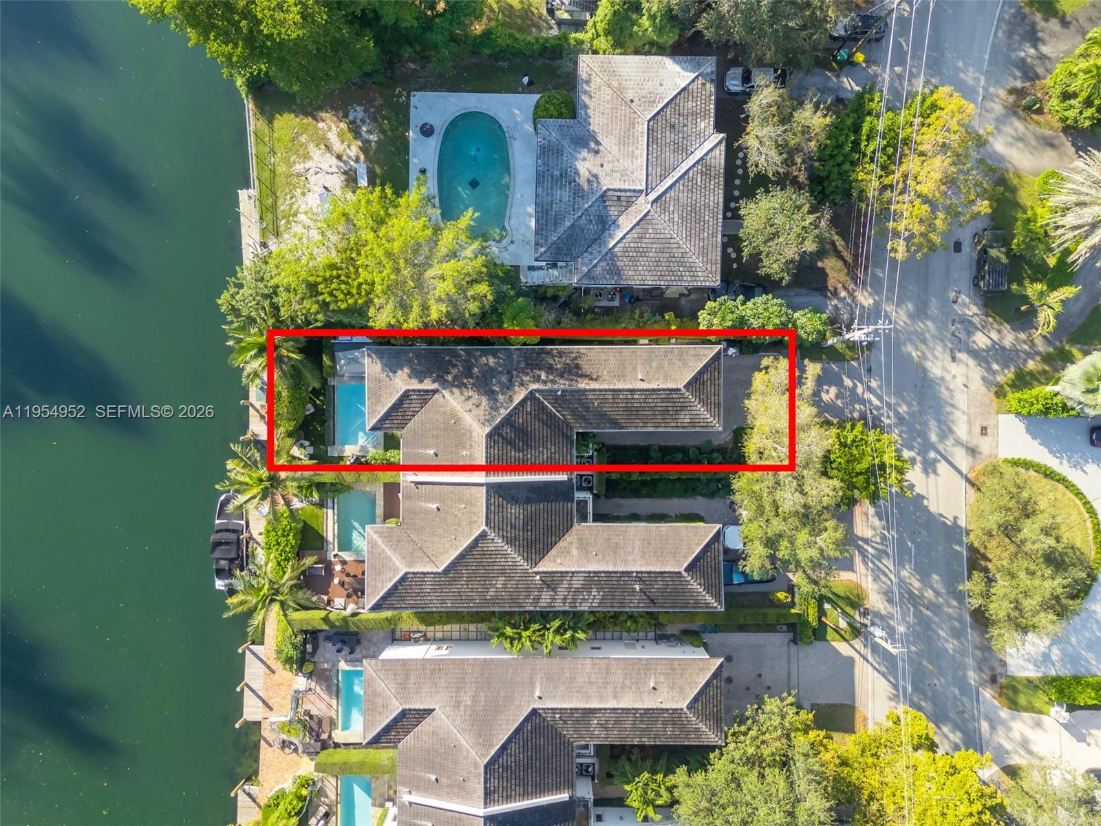 GABLES WATERWAY TOWN - Residential