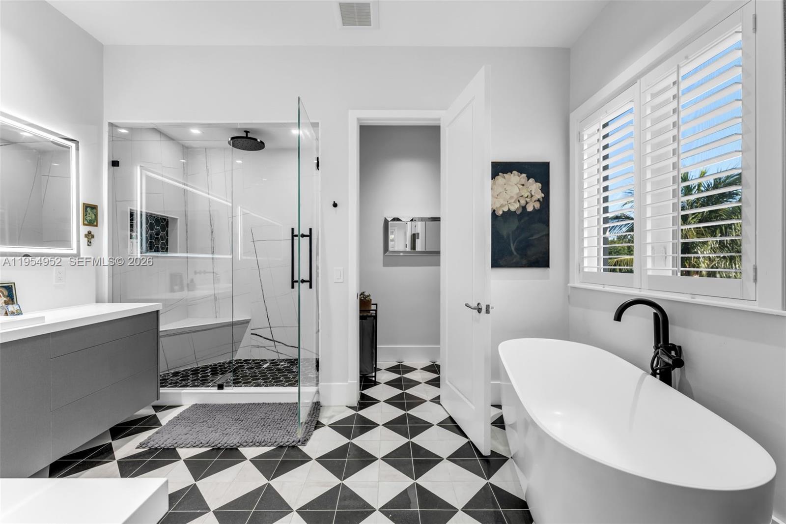 GABLES WATERWAY TOWN - Residential