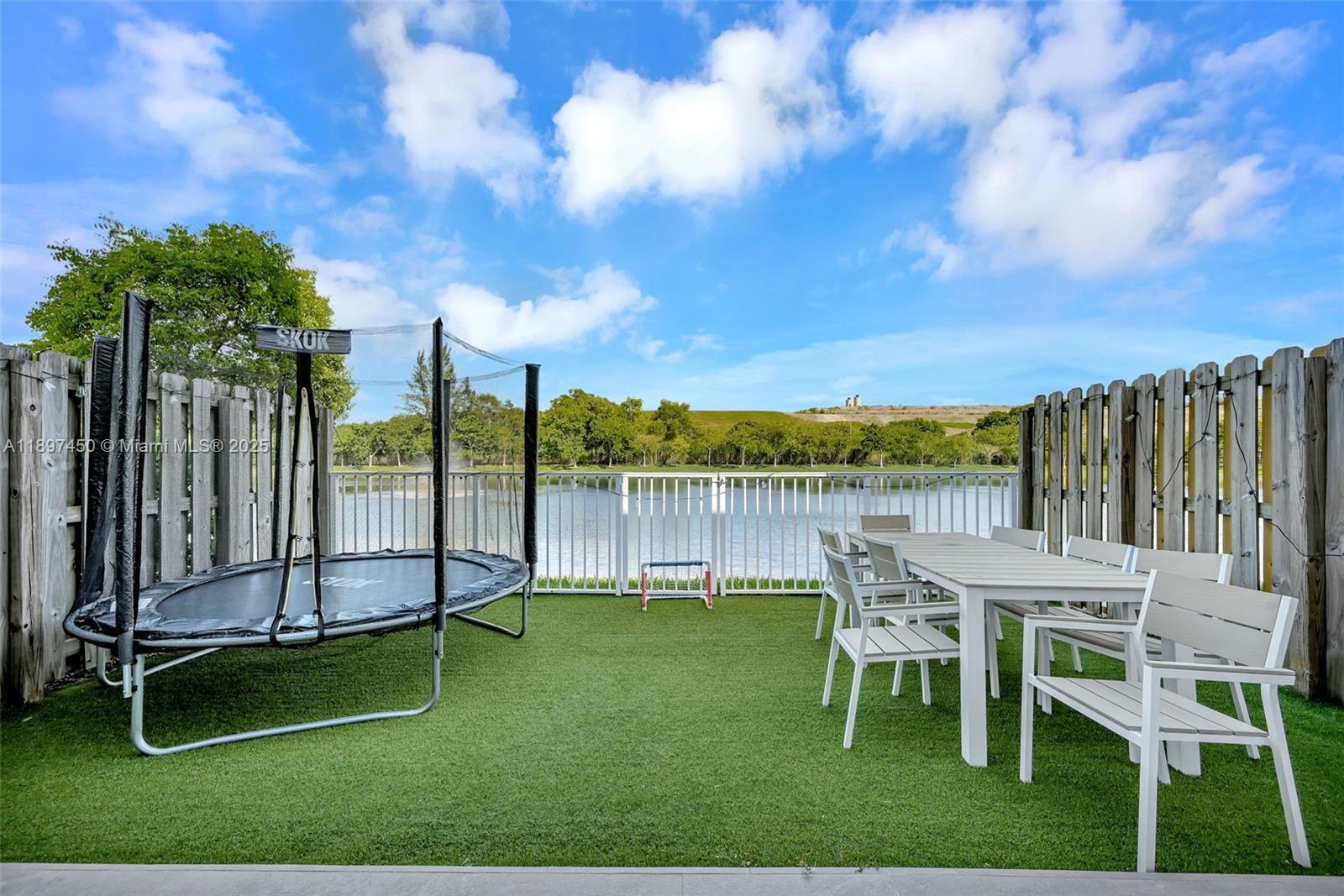 DORAL PALMS NORTH - Residential