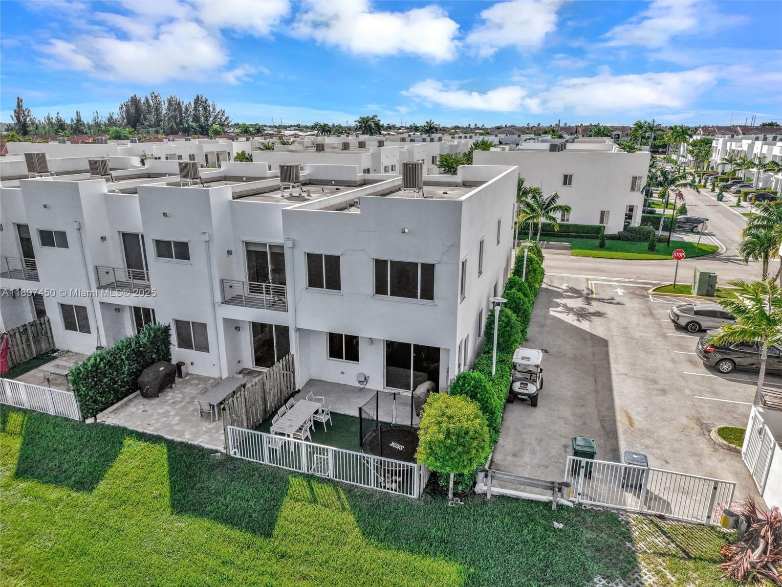 DORAL PALMS NORTH - Residential