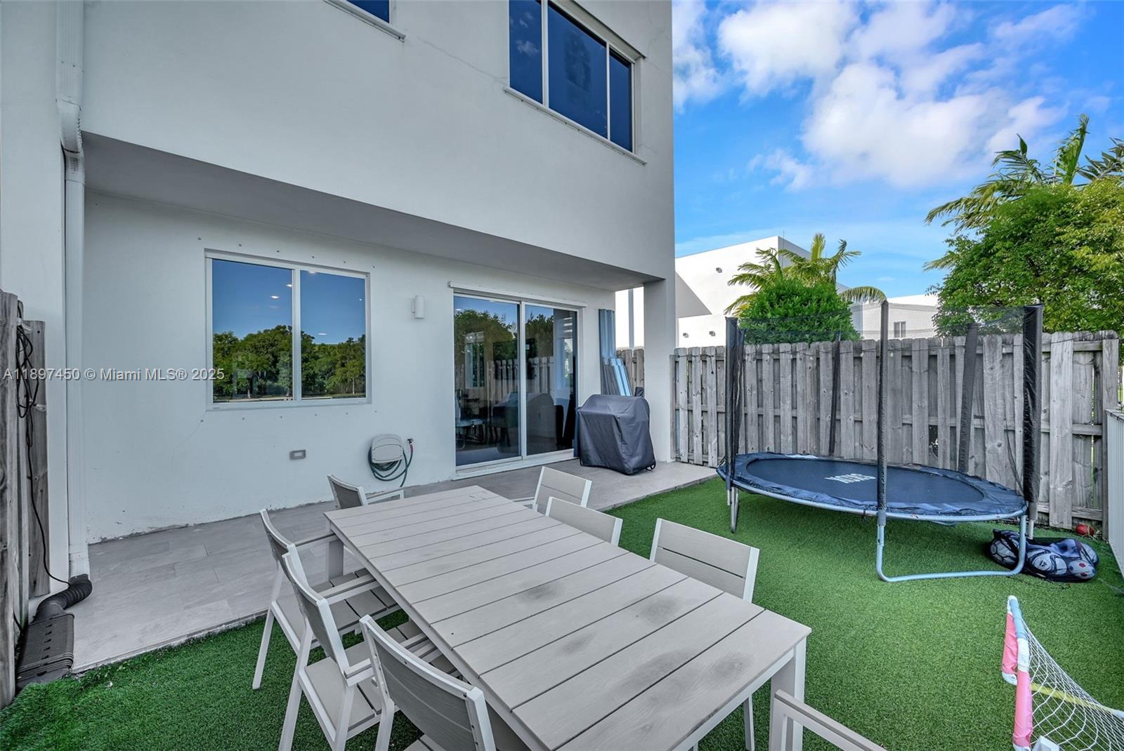 DORAL PALMS NORTH - Residential