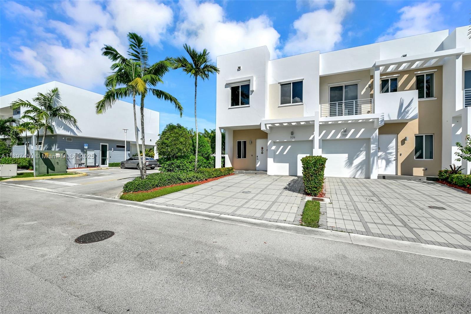 DORAL PALMS NORTH - Residential