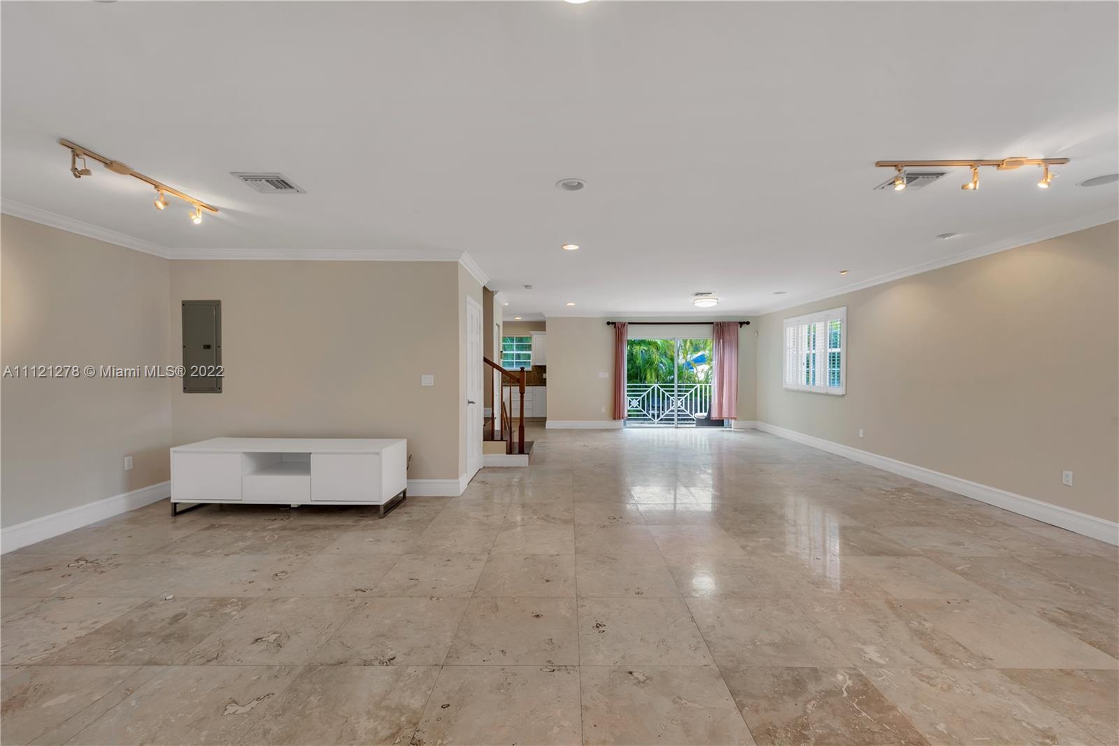 TROPICAL ISLE HOMES SUB 4 - Residential