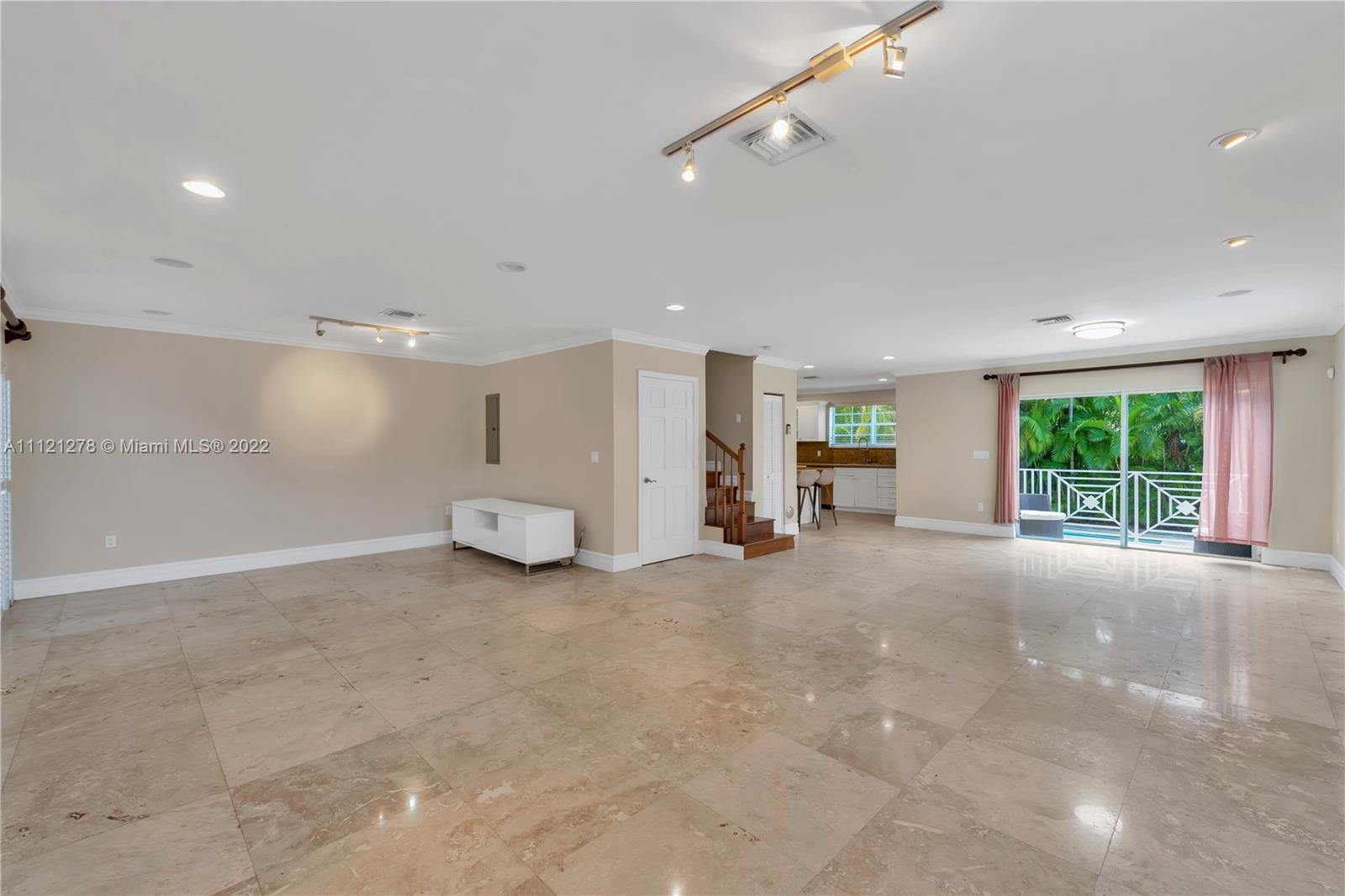 TROPICAL ISLE HOMES SUB 4 - Residential