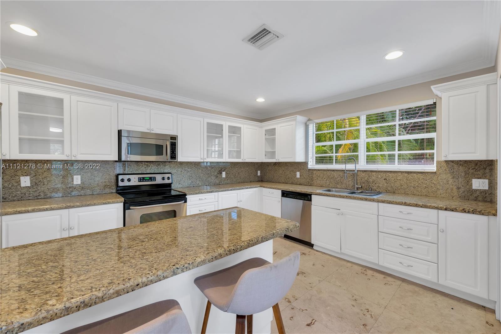 TROPICAL ISLE HOMES SUB 4 - Residential