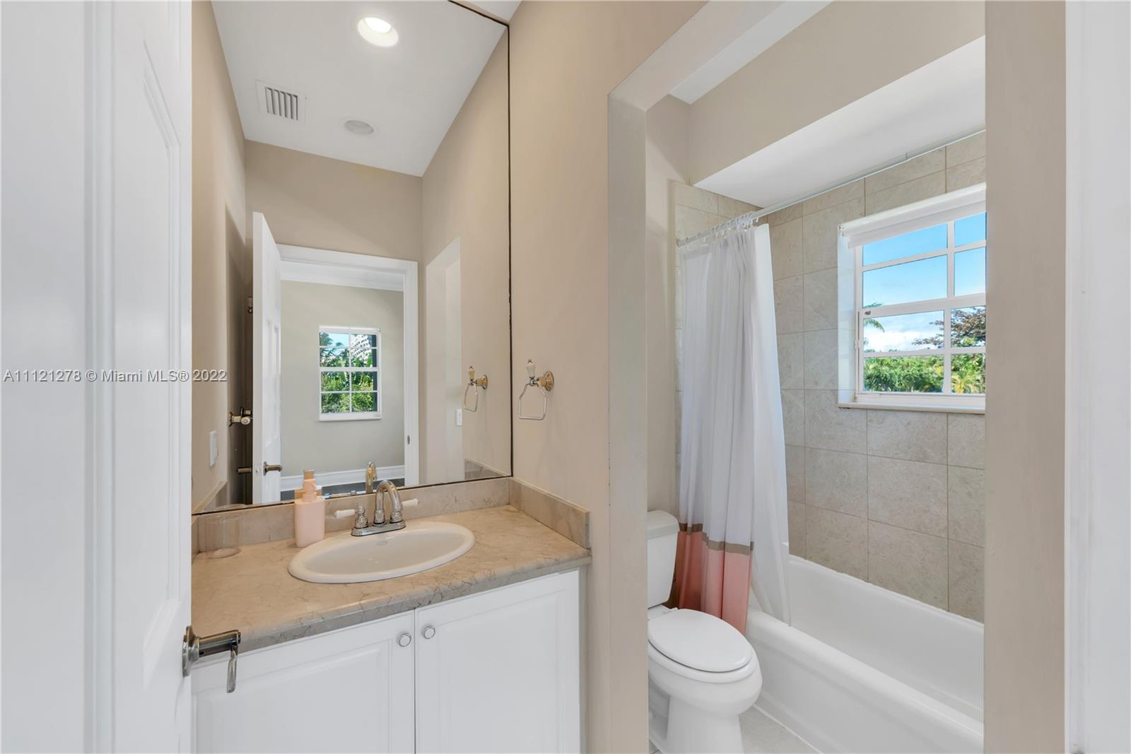 TROPICAL ISLE HOMES SUB 4 - Residential