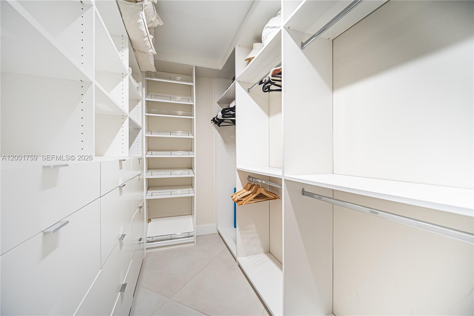 OCEANIA III CONDO - Residential