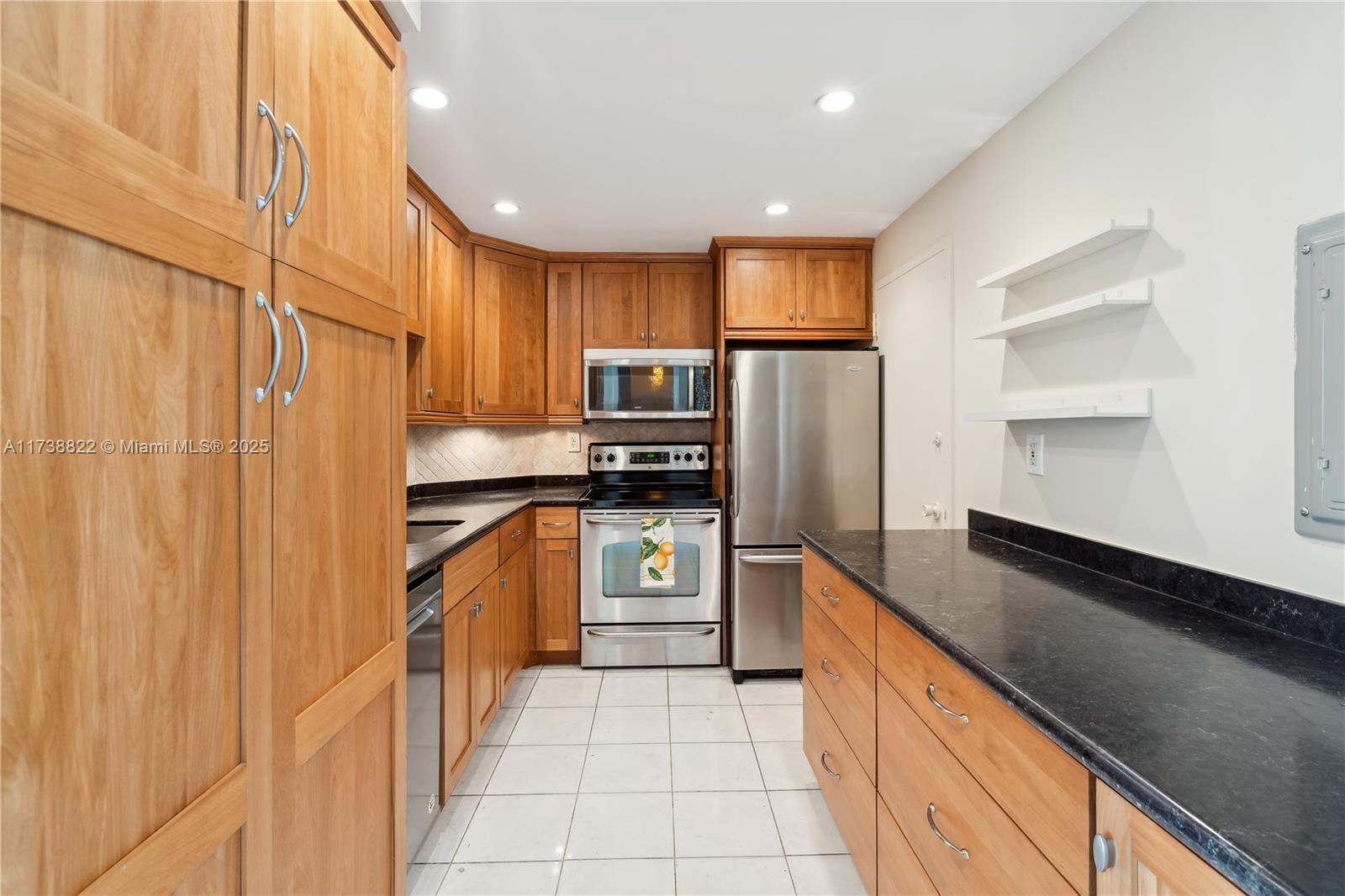 ARLEN HOUSE WEST CONDO - Residential