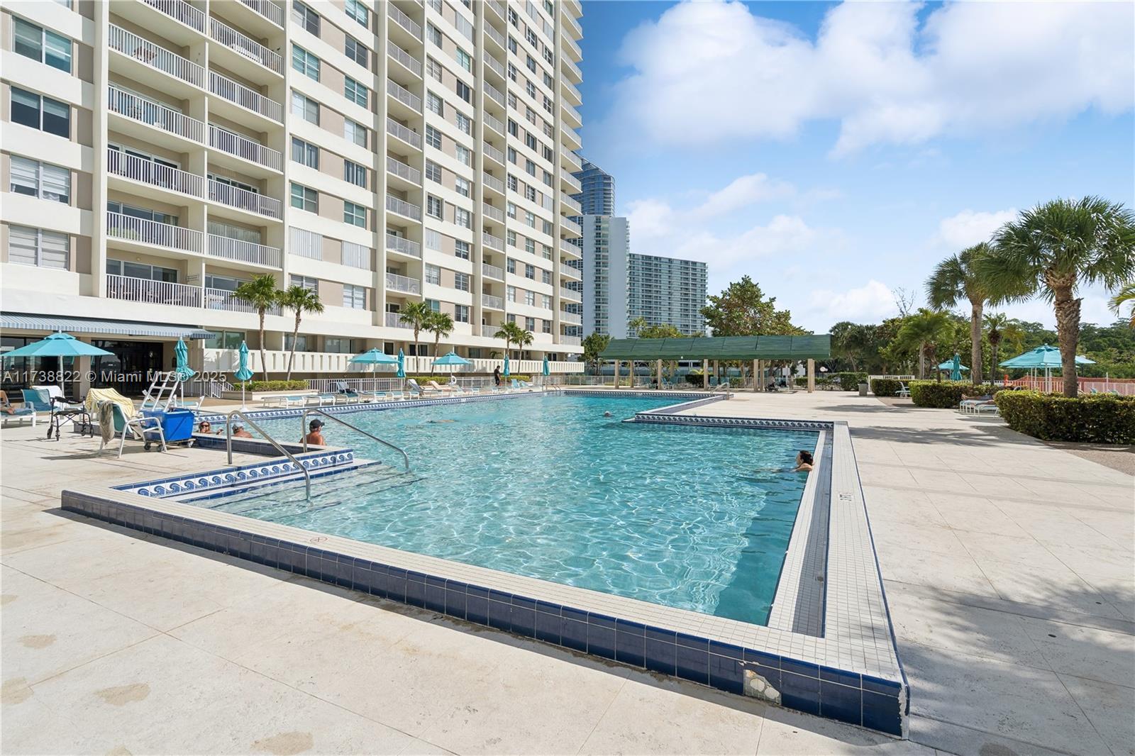 ARLEN HOUSE WEST CONDO - Residential