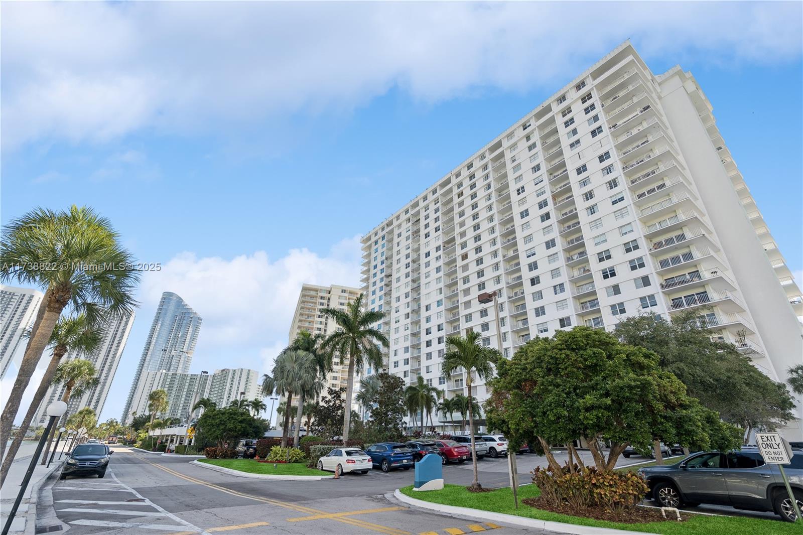 ARLEN HOUSE WEST CONDO - Residential